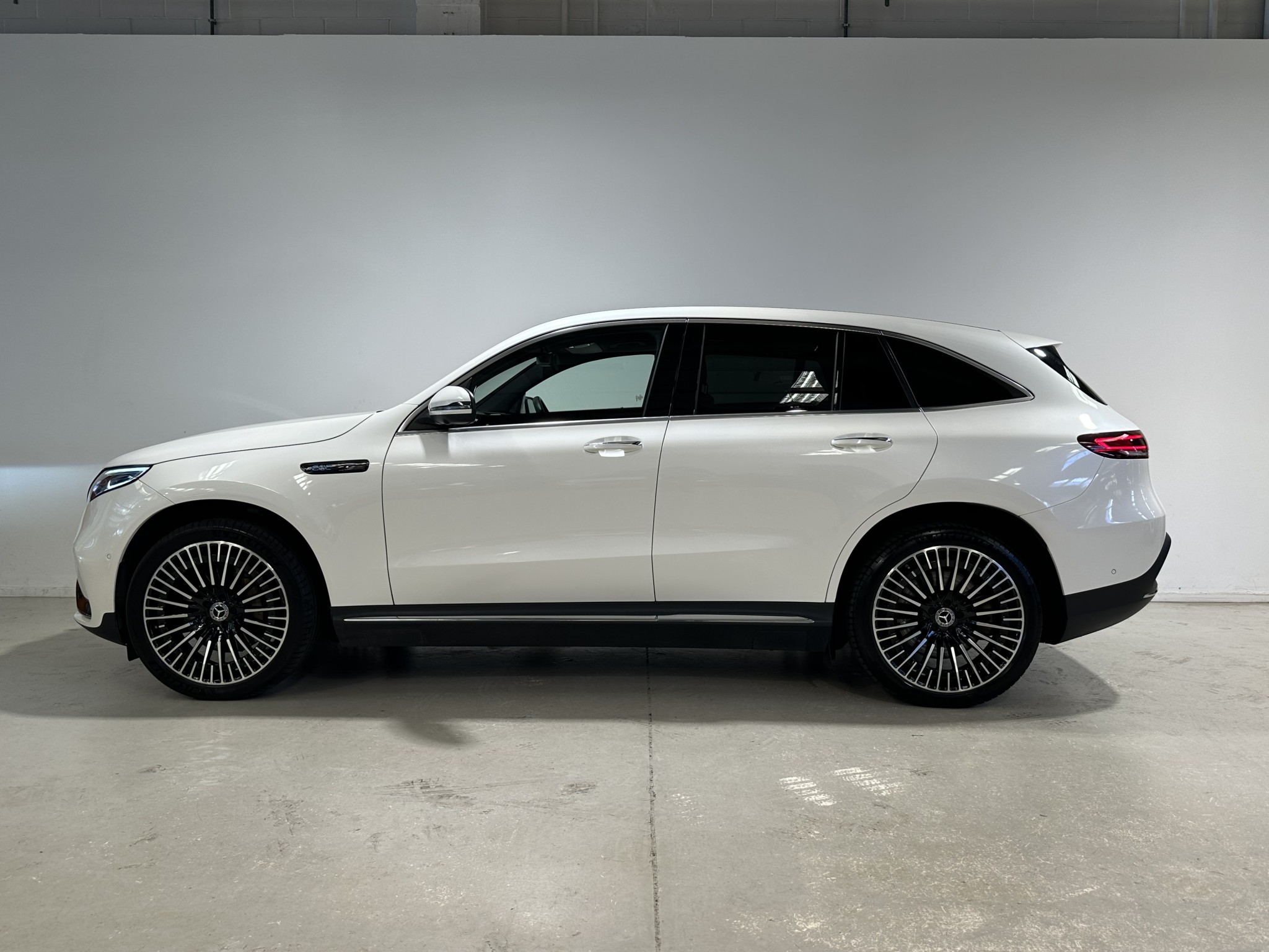 2020 Mercedes-Benz EQC | 400 4MATIC 300KW/EV | 24813 | 6