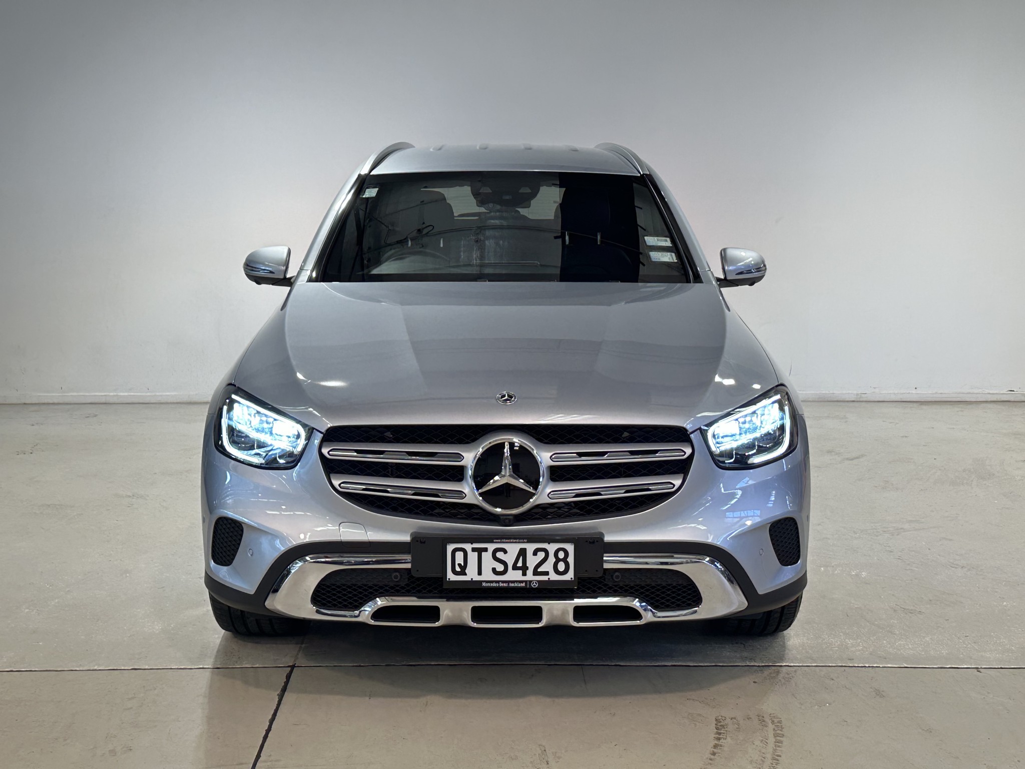 2022 Mercedes-Benz GLC 300 e | GLC300 E PHEV/4WD/9AT | 24843 | 5