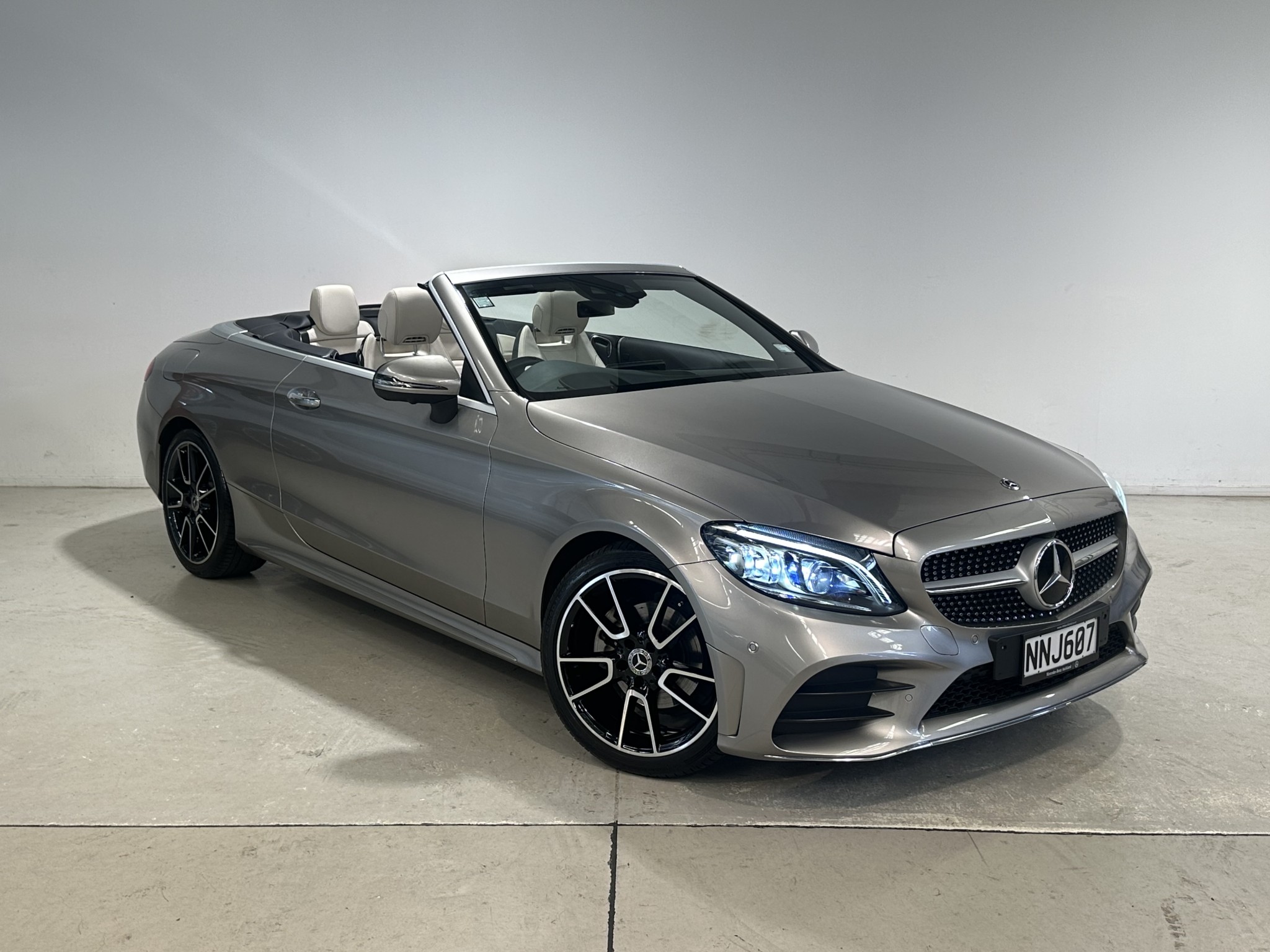 2021 Mercedes-Benz C 200 | C 200 Cabriolet 2.0P/9AT | 24853 | 1