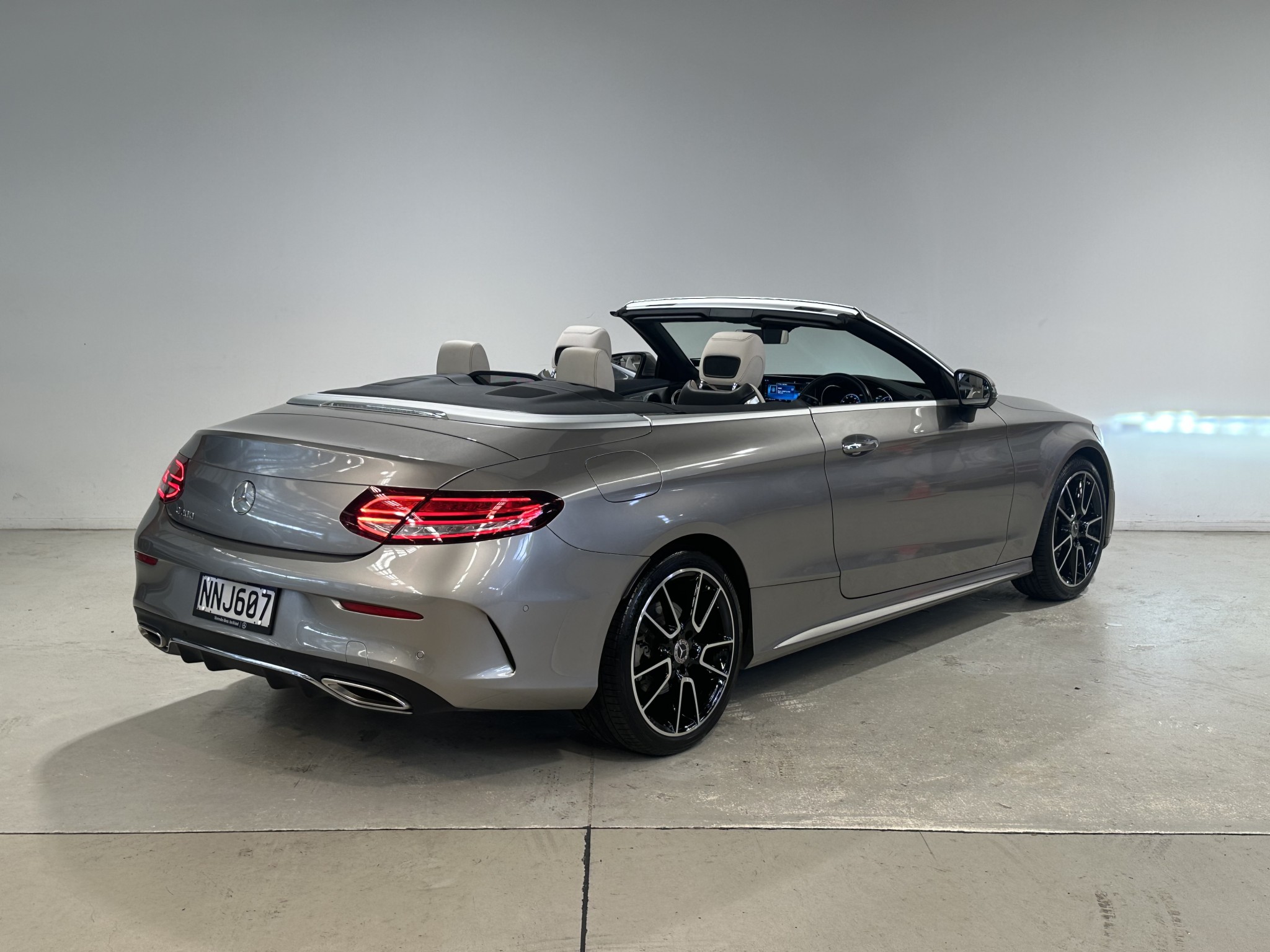 2021 Mercedes-Benz C 200 | C 200 Cabriolet 2.0P/9AT | 24853 | 5