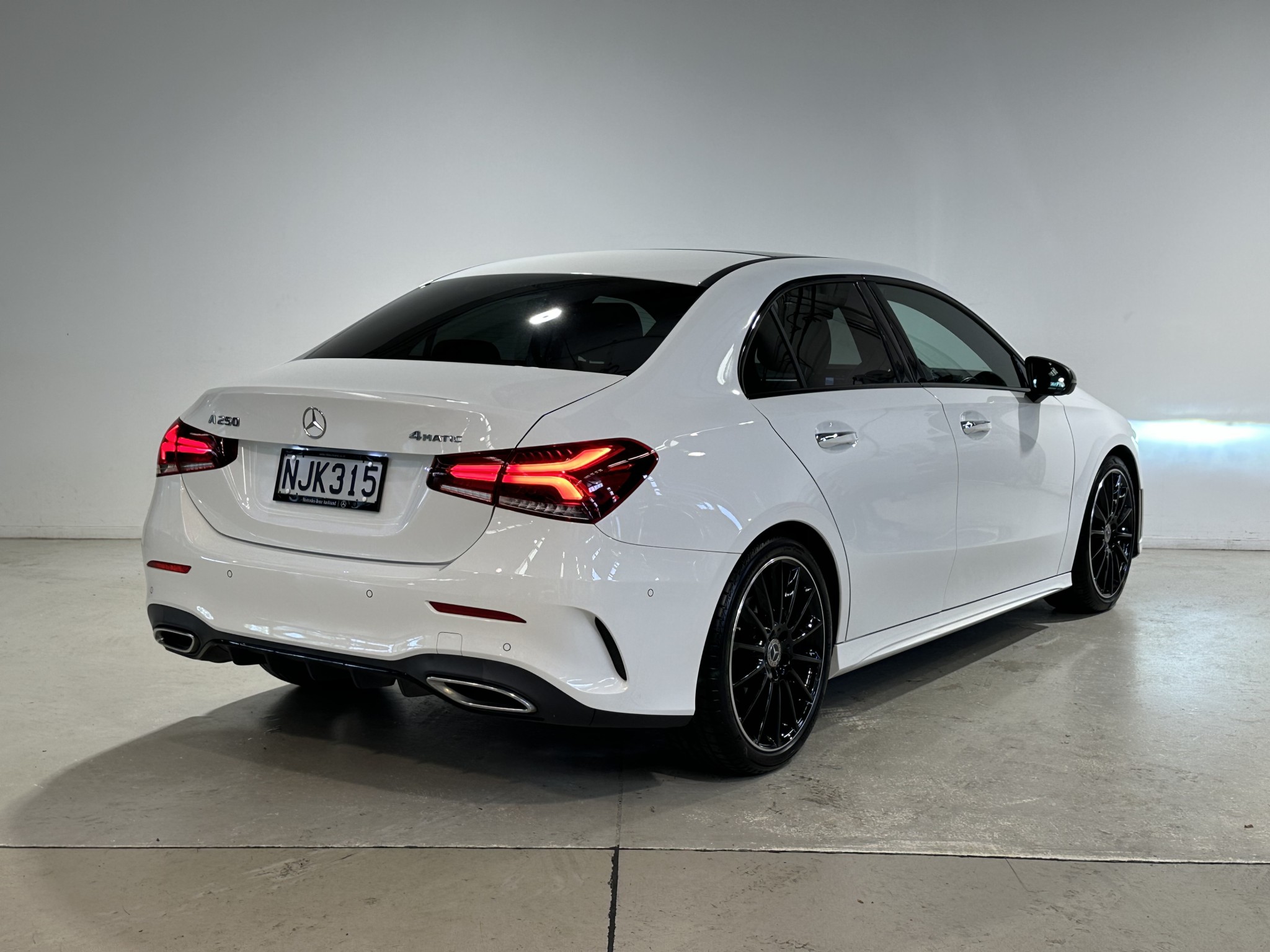 2021 Mercedes-Benz A 250 | A250 Sedan 4M 2.0P/7AT | 24926 | 3