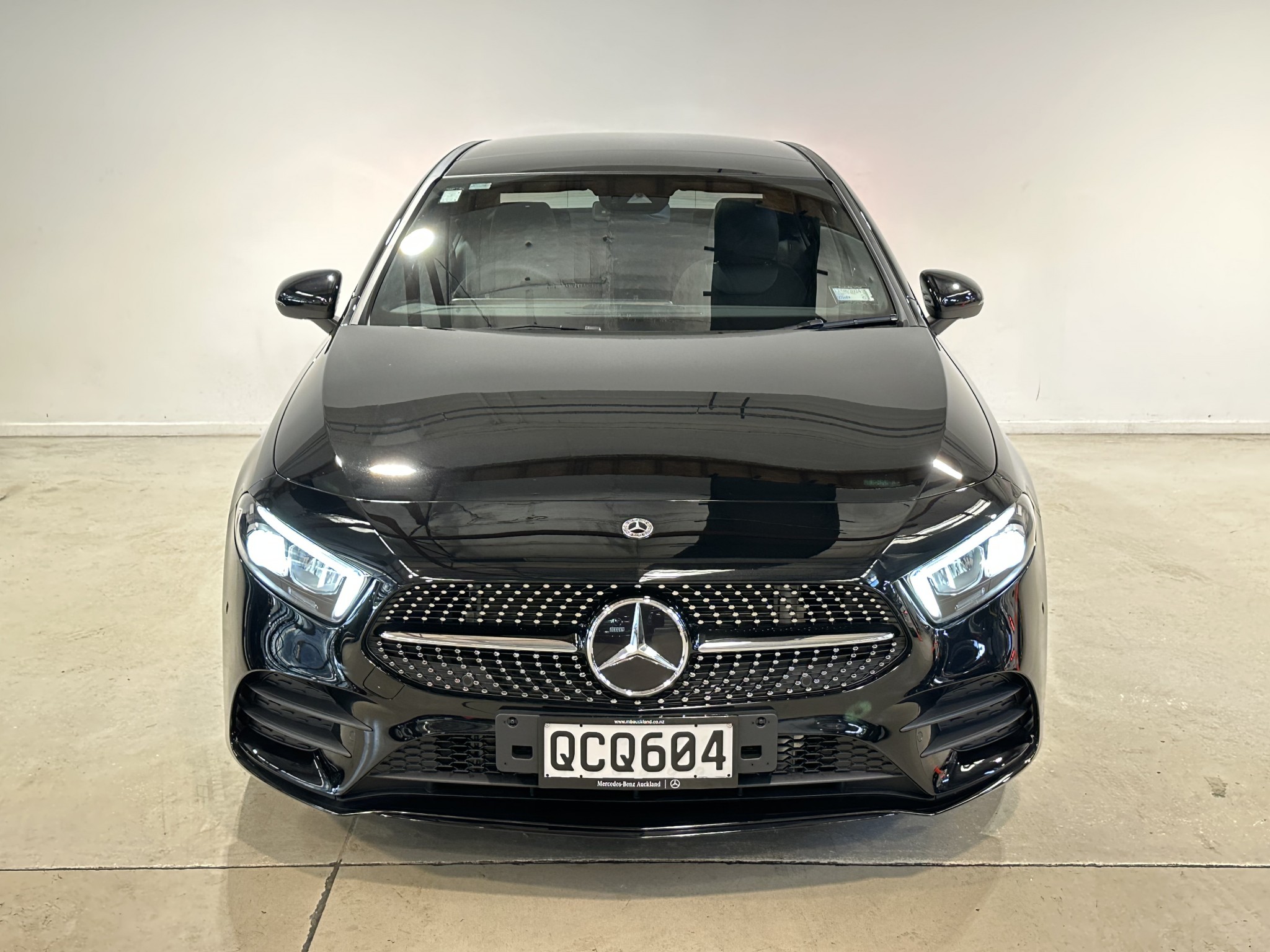 2023 Mercedes-Benz A 250 | A250 Sedan 4M 2.0P/7AT | 25014 | 5