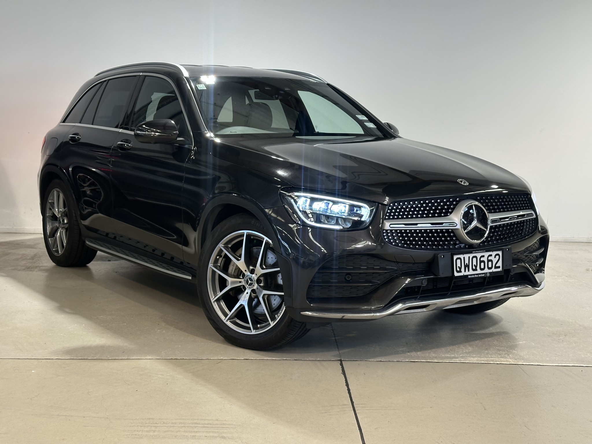 2023 Mercedes-Benz GLC 300 e | GLC300 E PHEV/4WD/9AT | 25105 | 1