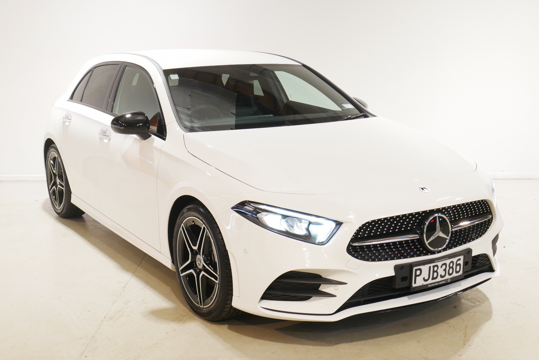 2022 Mercedes-Benz A 180 | A180 1.3P/7AT | 25147 | 1