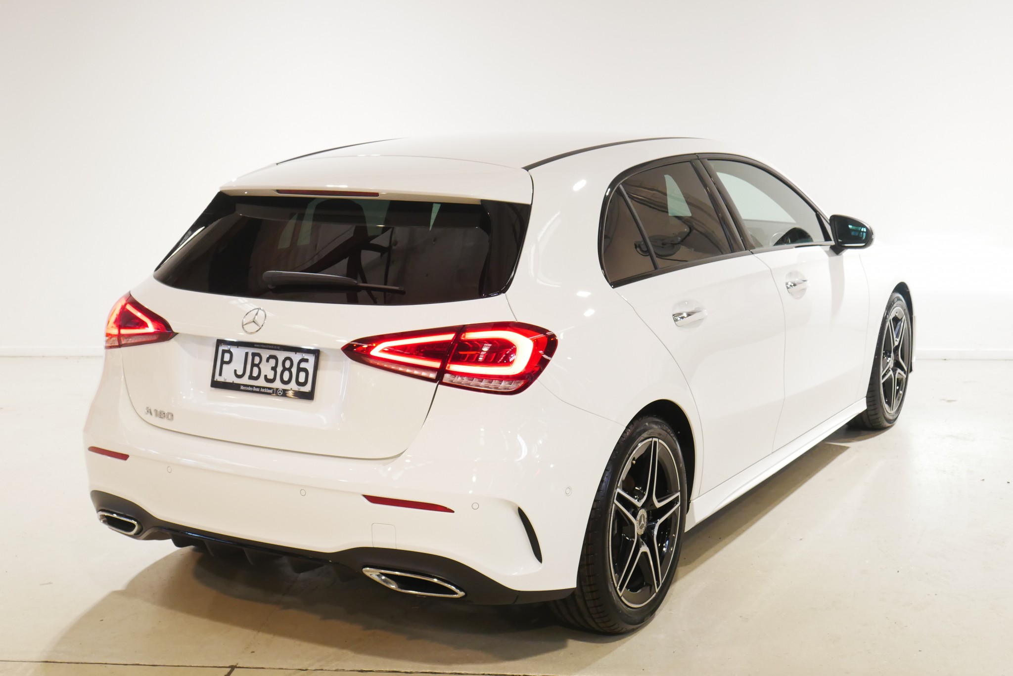 2022 Mercedes-Benz A 180 | A180 1.3P/7AT | 25147 | 3