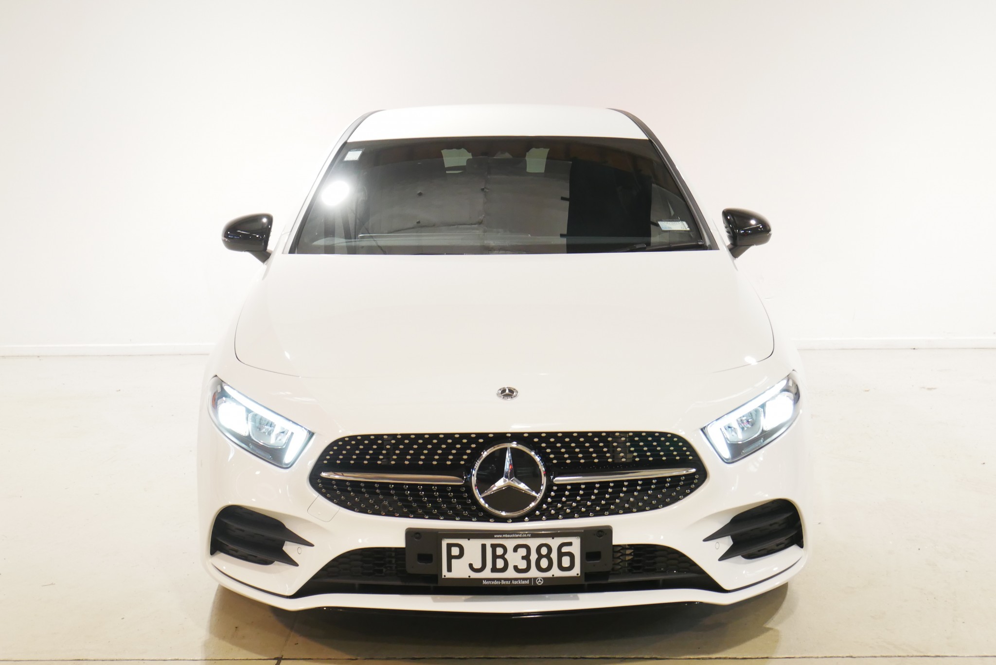 2022 Mercedes-Benz A 180 | A180 1.3P/7AT | 25147 | 5