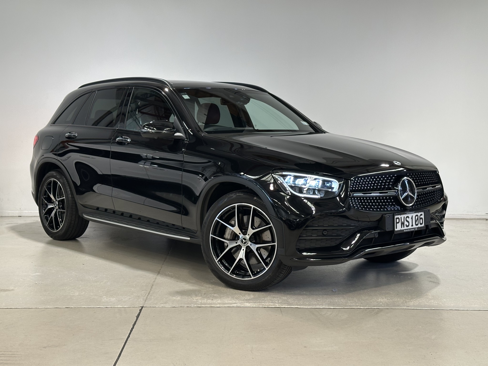 2023 Mercedes-Benz GLC 300 | 2.0P/4WD/9AT | 22098 | 1