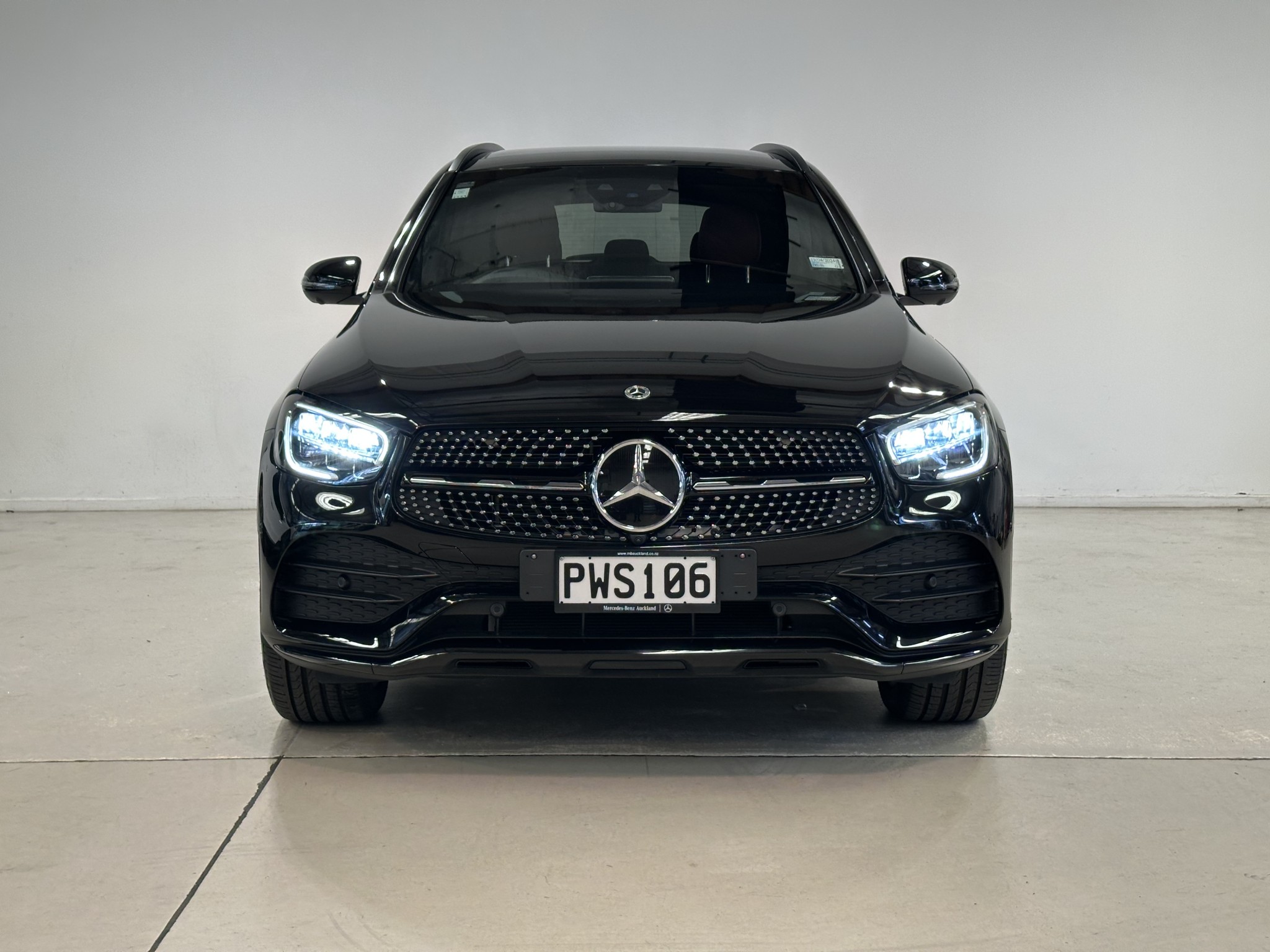 2023 Mercedes-Benz GLC 300 | 2.0P/4WD/9AT | 22098 | 5