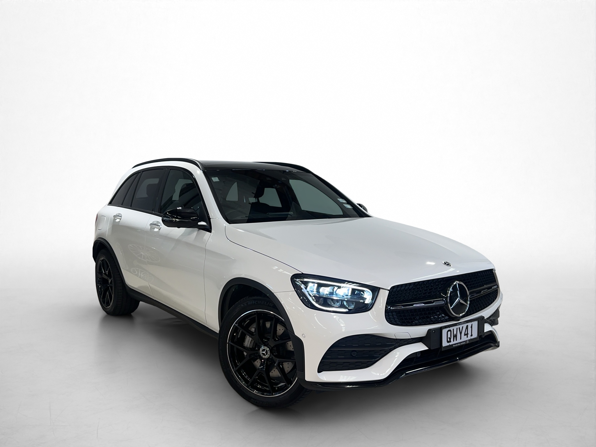 2022 Mercedes-Benz GLC 300 e | GLC300 E PHEV/4WD/9AT | 25176 | 1