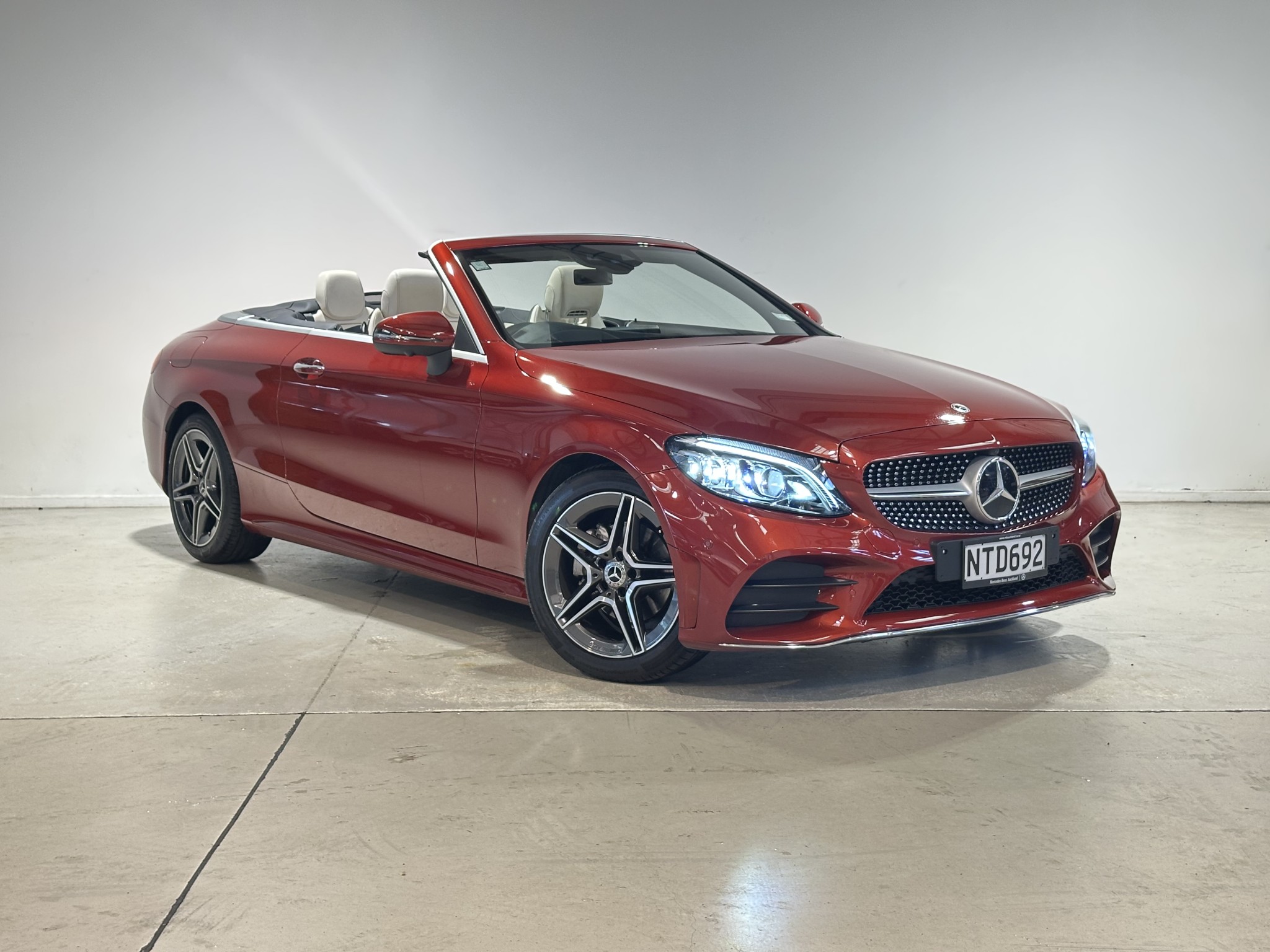 2021 Mercedes-Benz C 200 | C 200 Cabriolet 2.0P/9AT | 25547 | 1