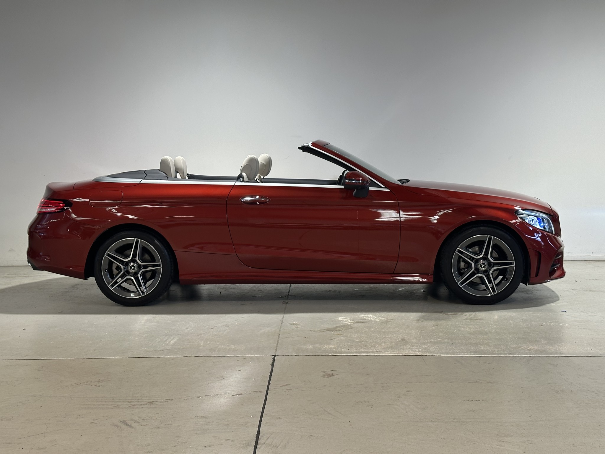 2021 Mercedes-Benz C 200 | C 200 Cabriolet 2.0P/9AT | 25547 | 3