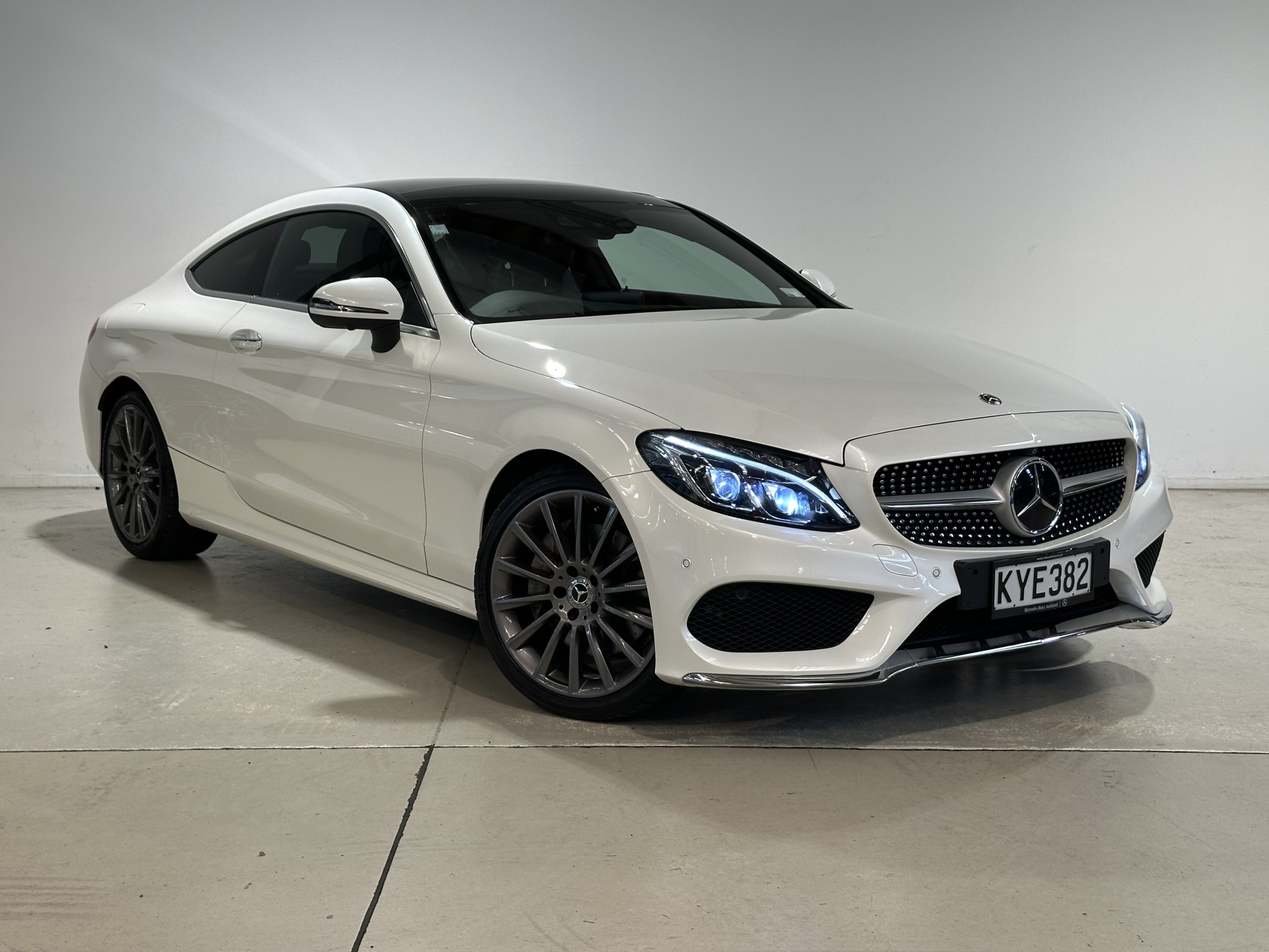 2017 Mercedes-Benz C 300 | C 300 Coupe 2.0P/9AT | 25594 | 1