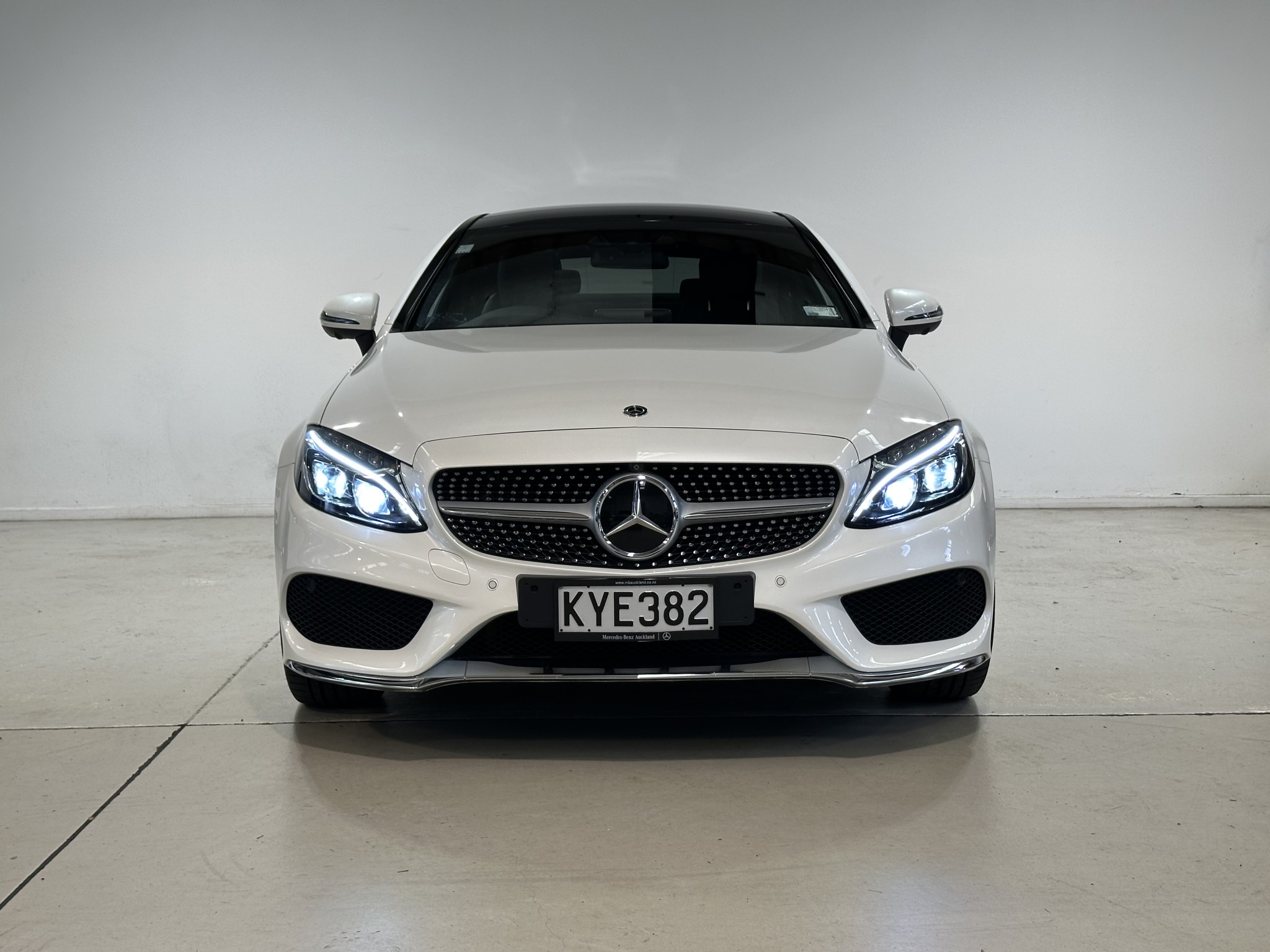 2017 Mercedes-Benz C 300 | C 300 Coupe 2.0P/9AT | 25594 | 5