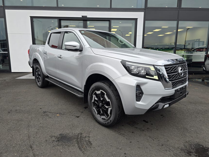 2025 Nissan Navara | ST-X 2.3D/4WD/7AT | 26568 | 1