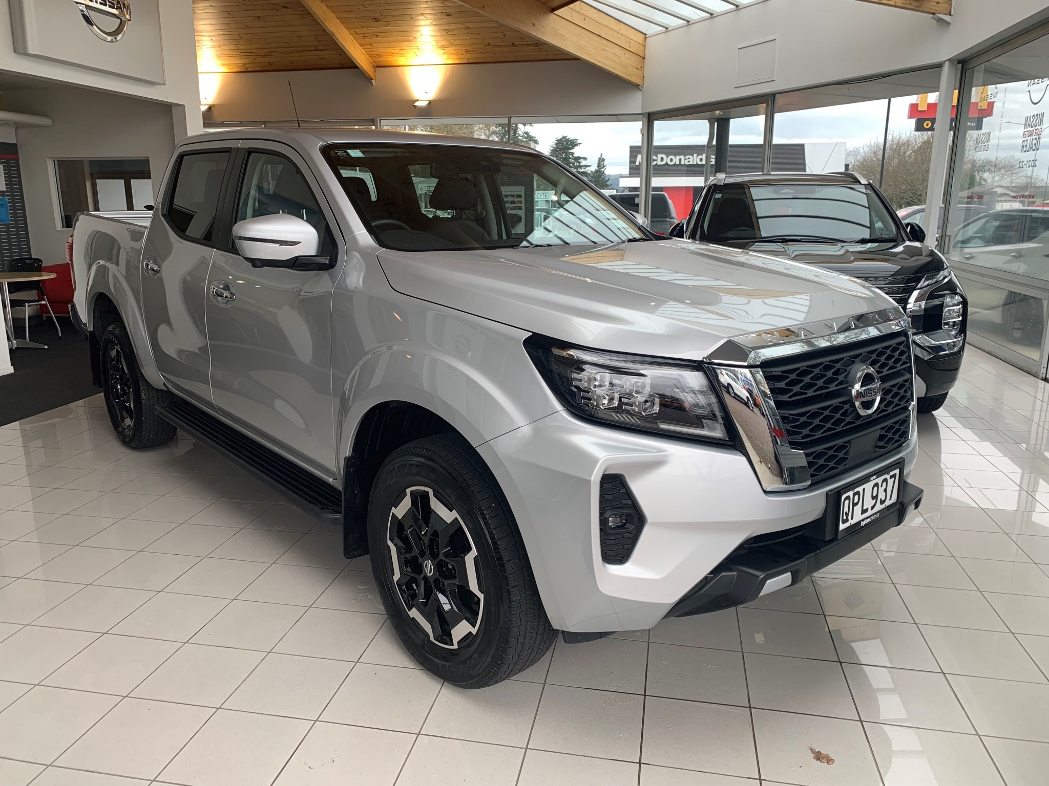 2024 Nissan Navara | ST-X 2.3D/7AT | 24228 | 1