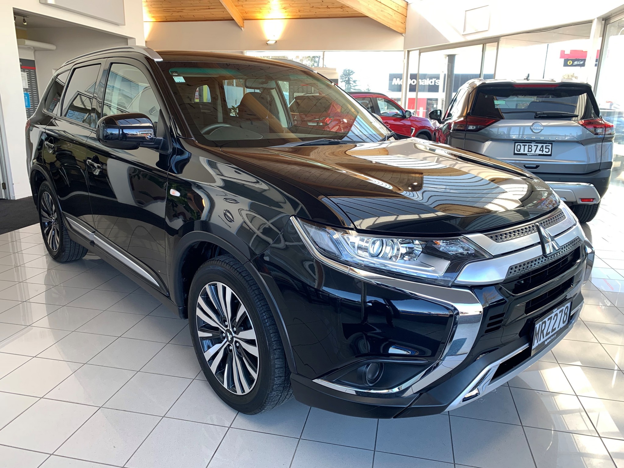 2020 Mitsubishi Outlander | LS 2.4P/CVT | 24526 | 1