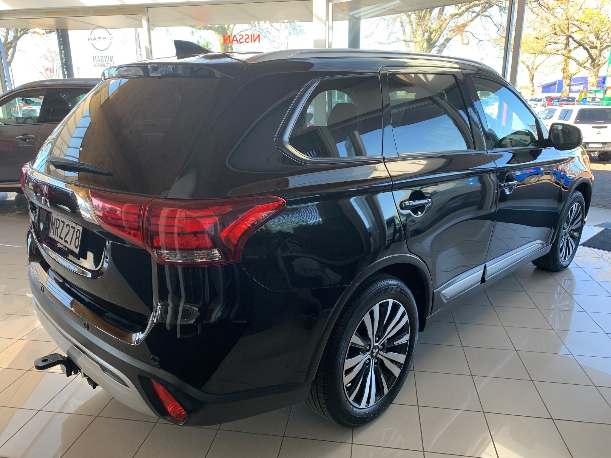 2020 Mitsubishi Outlander | LS 2.4P/CVT | 24526 | 5