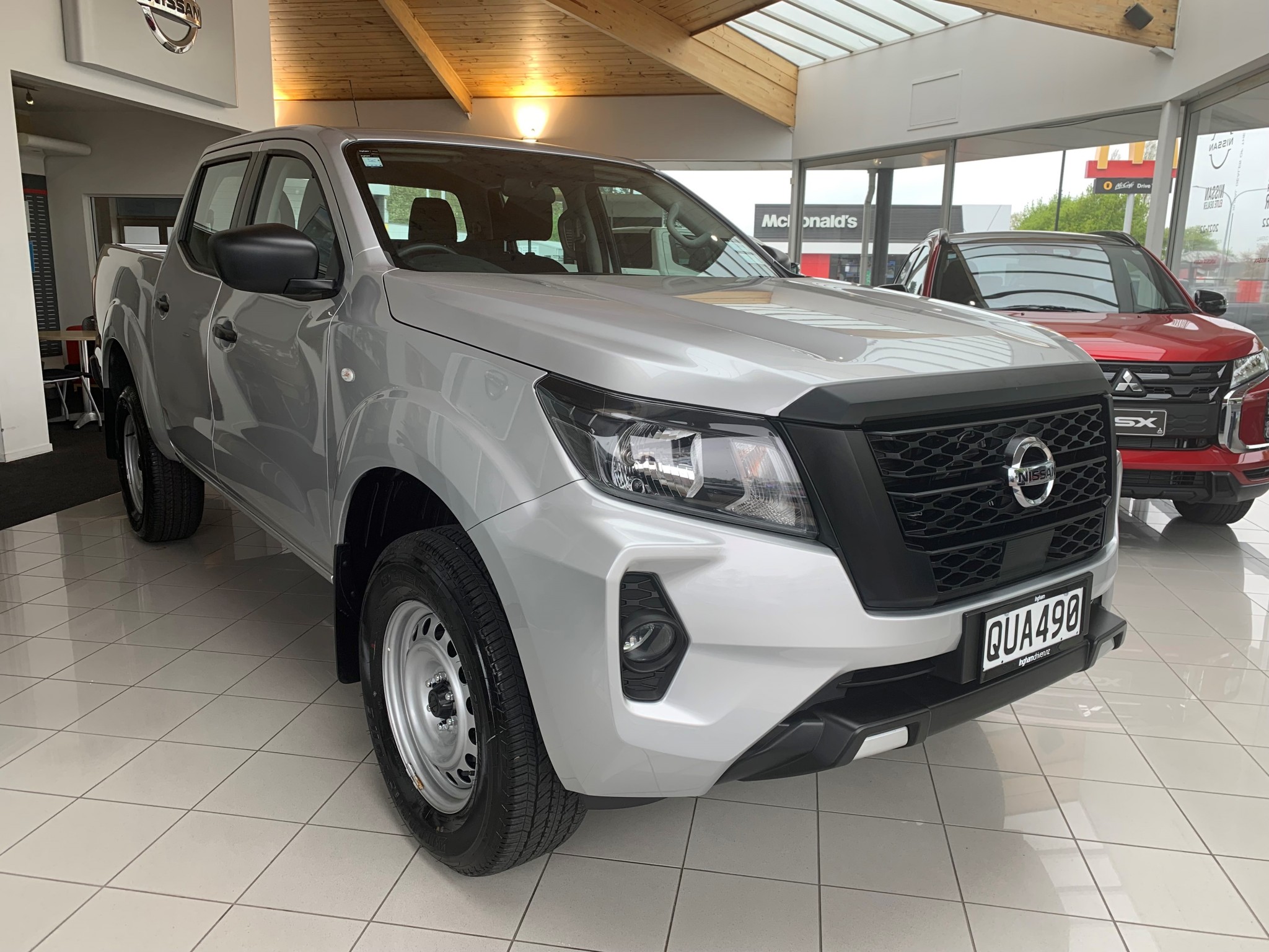 2024 Nissan Navara | SL 2.3D/4WD/7AT | 24781 | 1