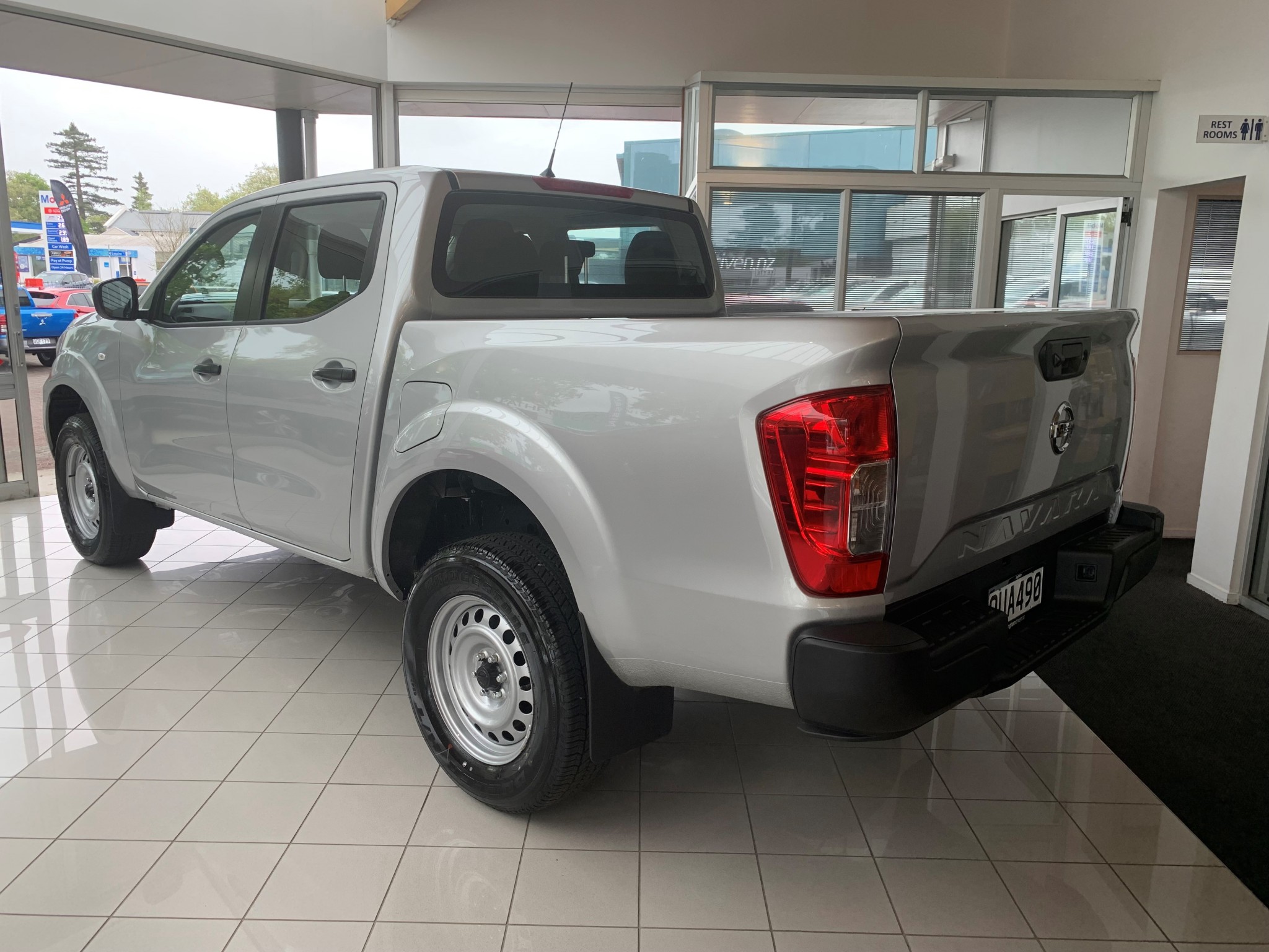 2024 Nissan Navara | SL 2.3D/4WD/7AT | 24781 | 2