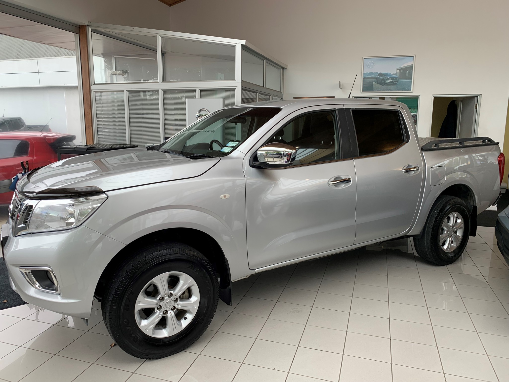 2017 Nissan Navara | RX 2.3D/6MT/UT/4DR/5 | 24789 | 4