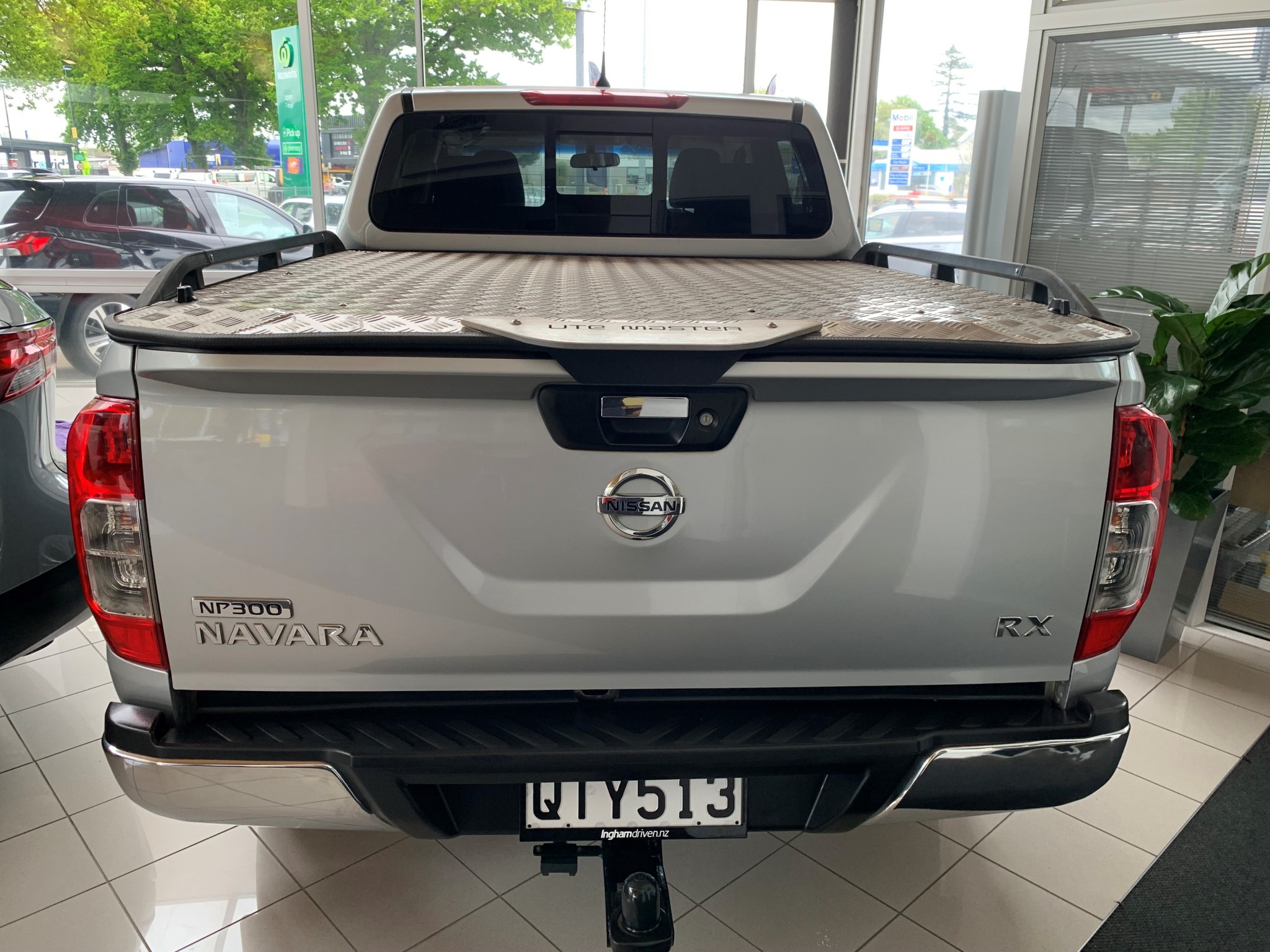 2017 Nissan Navara | RX 2.3D/6MT/UT/4DR/5 | 24789 | 6