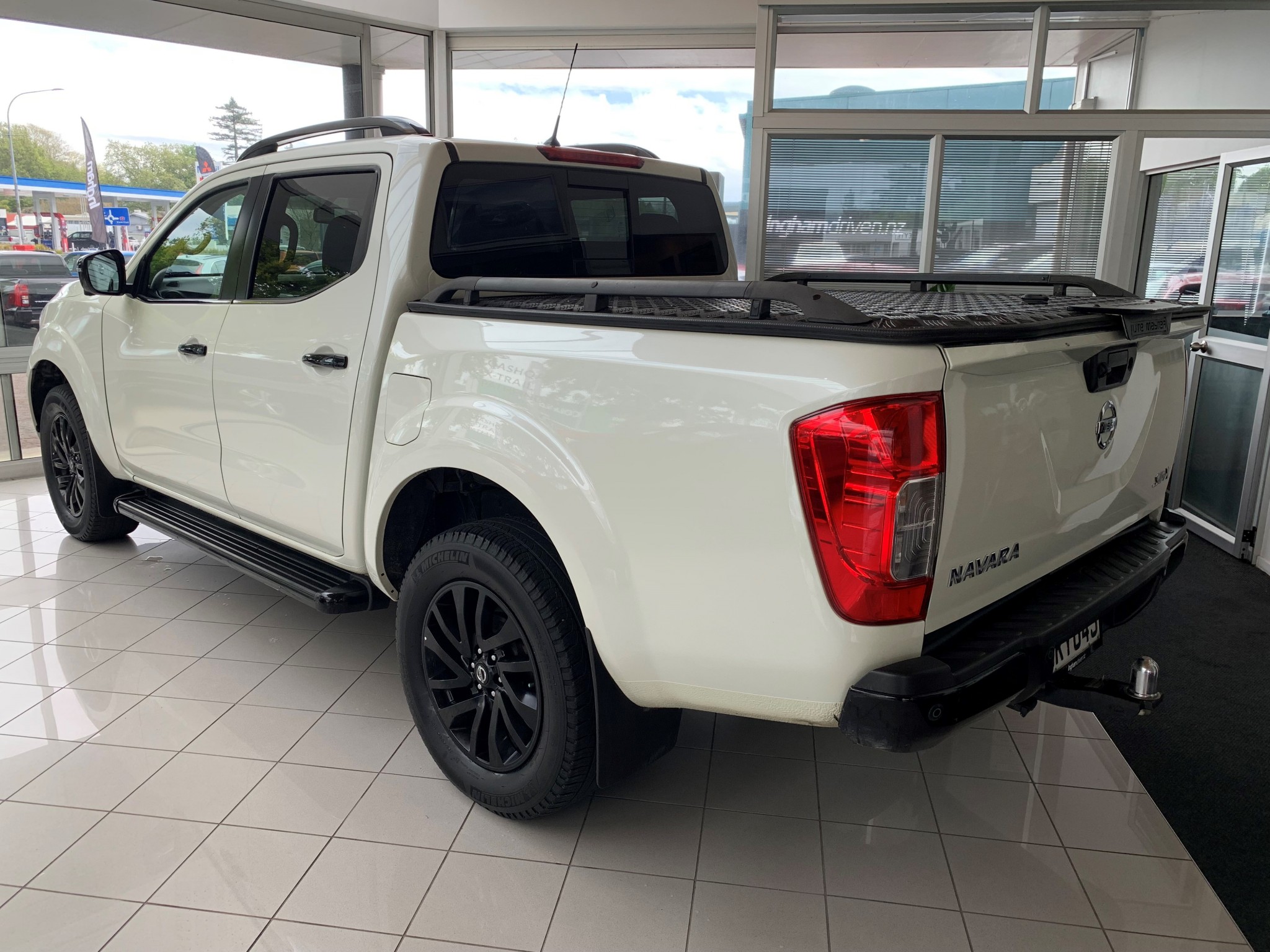 2020 Nissan Navara | ST-X 2.3D/7AM/UT/4DR | 24856 | 5