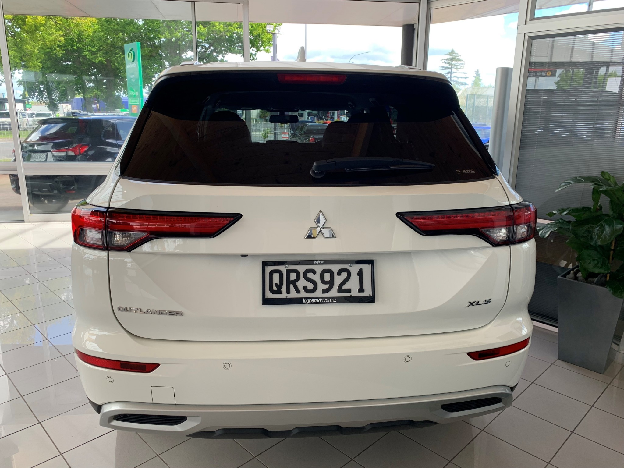 2024 Mitsubishi Outlander | XLS 2.5P/4WD/CVT | 24898 | 3