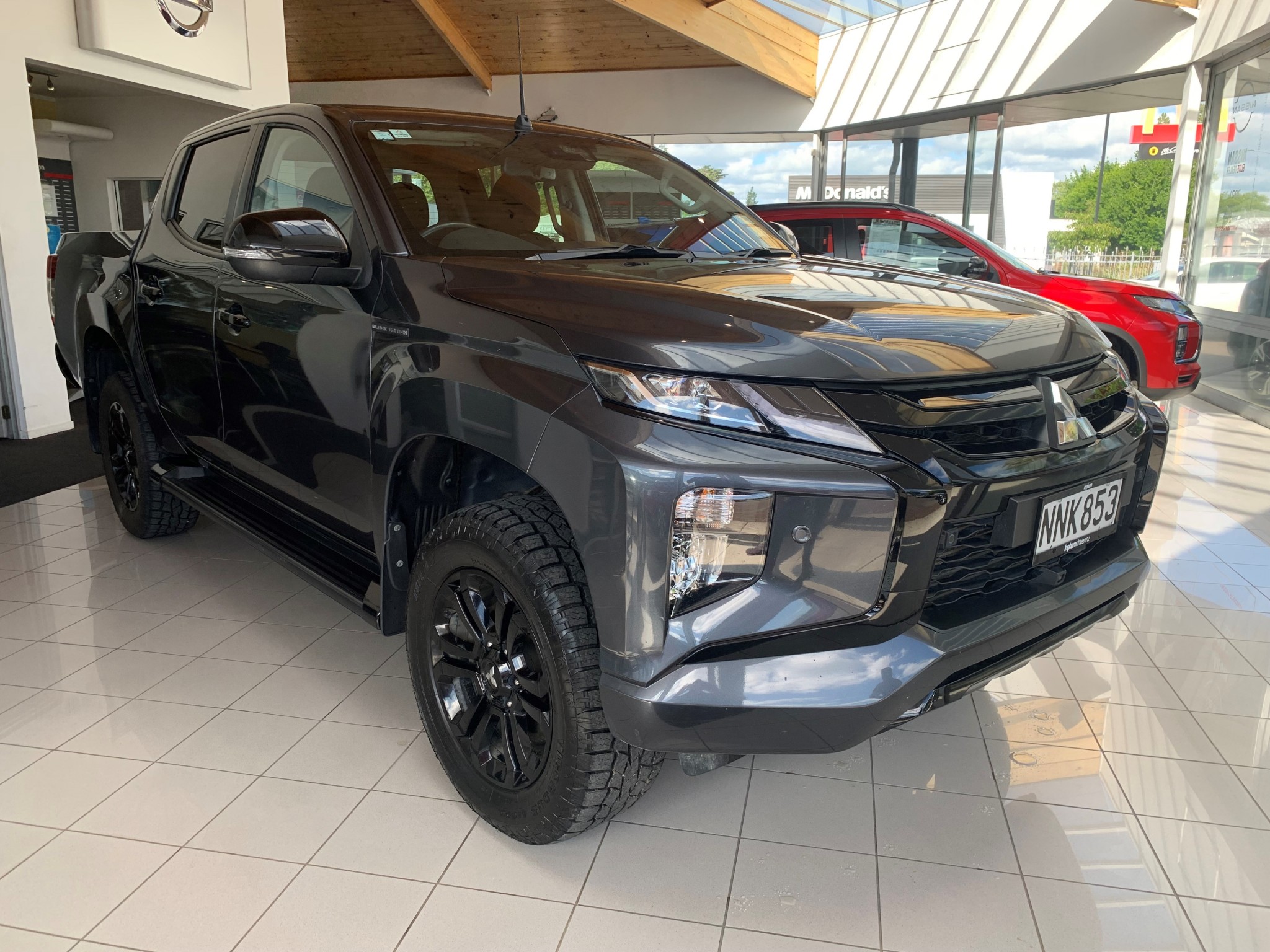 2021 Mitsubishi Triton | DC GLSB 4WD 6AT 2.4D | 25001 | 1