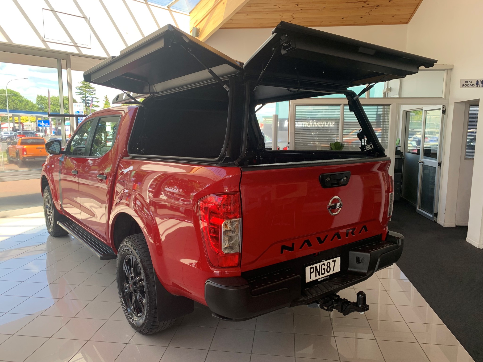 2022 Nissan Navara | SL 2.3D/4WD/7AT | 25507 | 5