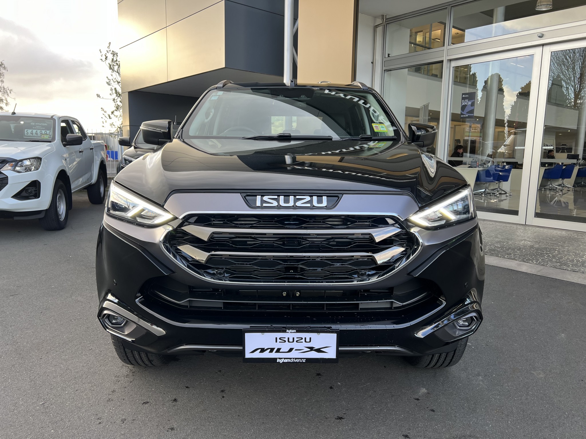 2024 Isuzu MU-X | LS-T 4WD AUTO 3.0D | 23715 | 5