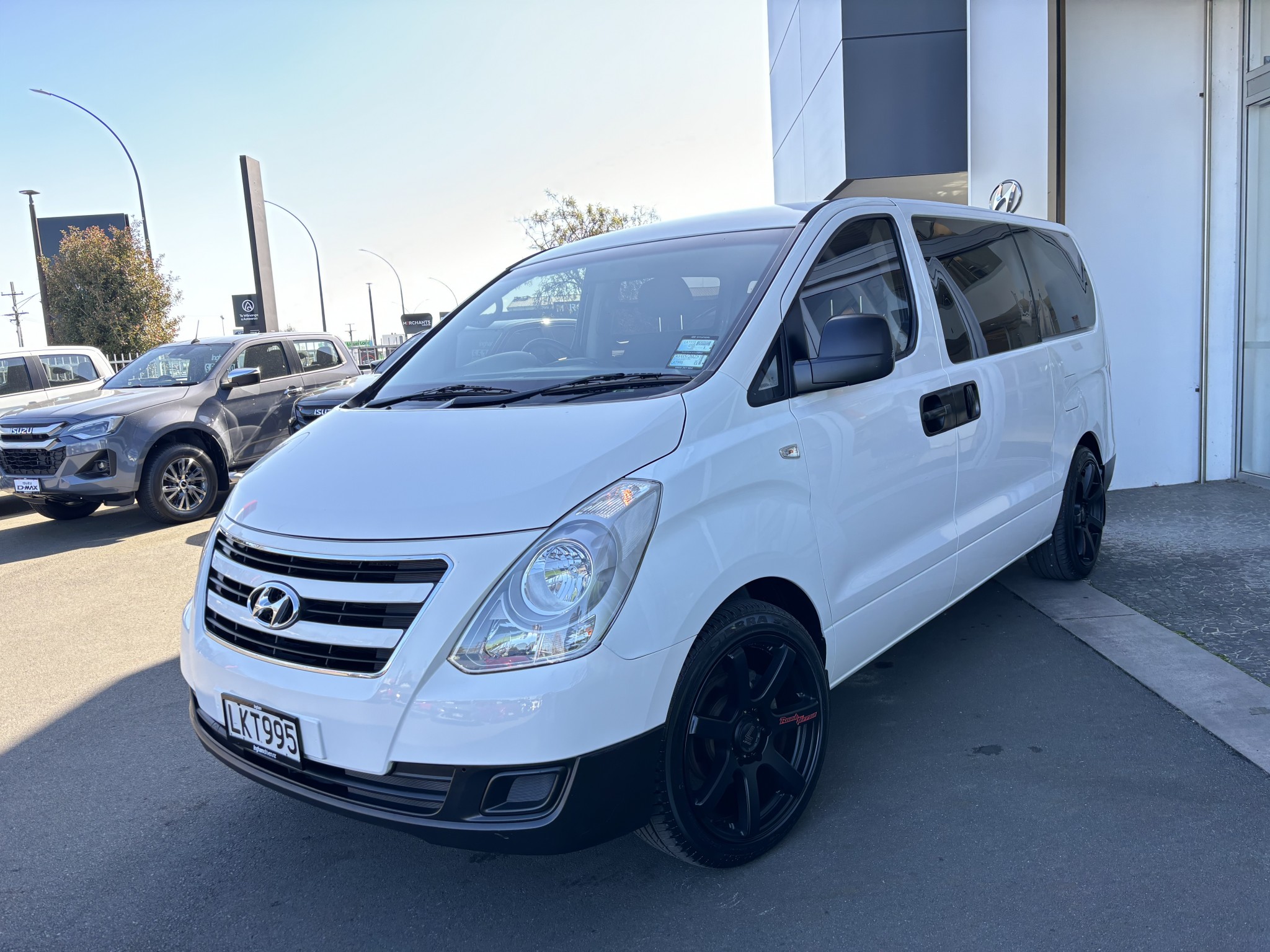 2018 Hyundai iLoad | 2.5 CRDI AUTO | 24366 | 2