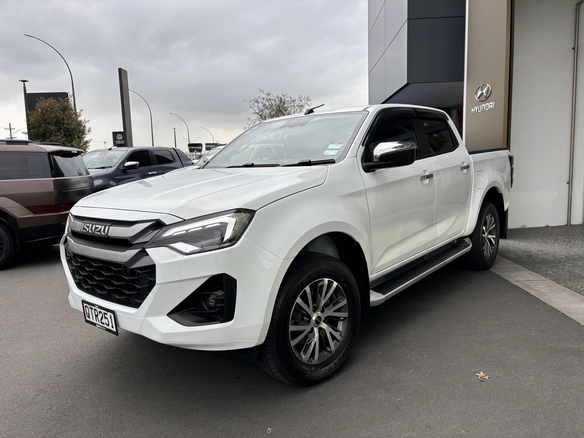 2024 Isuzu D-MAX | LS 3.0D 2WD | 24562 | 2