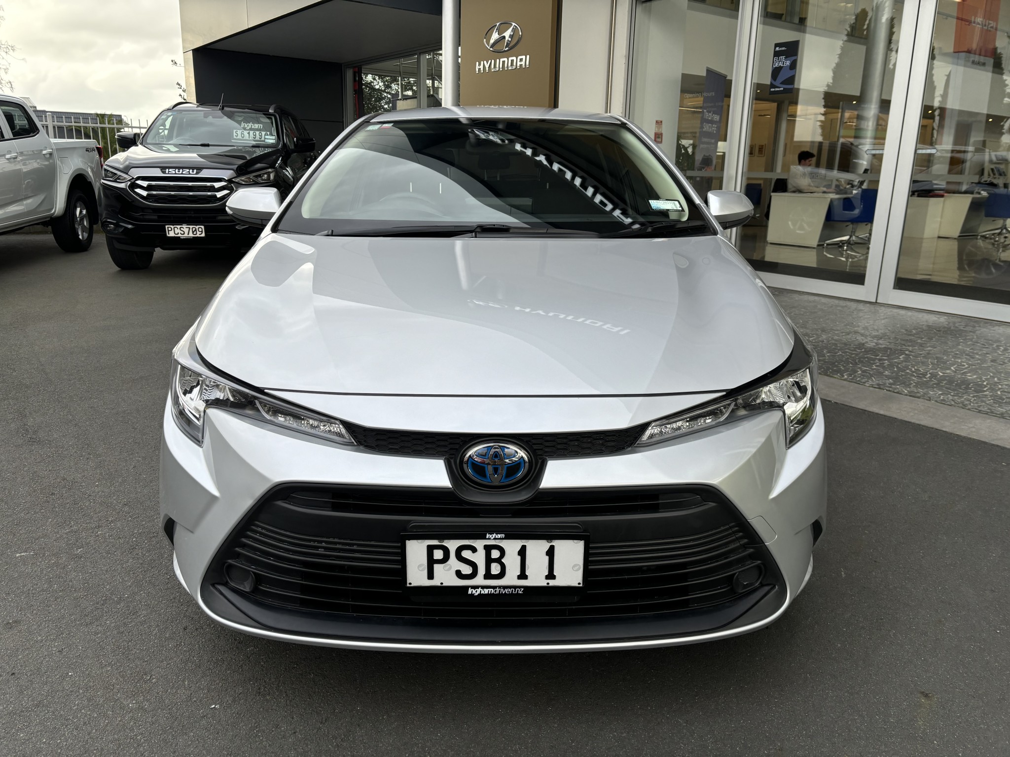 2023 Toyota Corolla | GX Hybrid Wagon | 24623 | 7