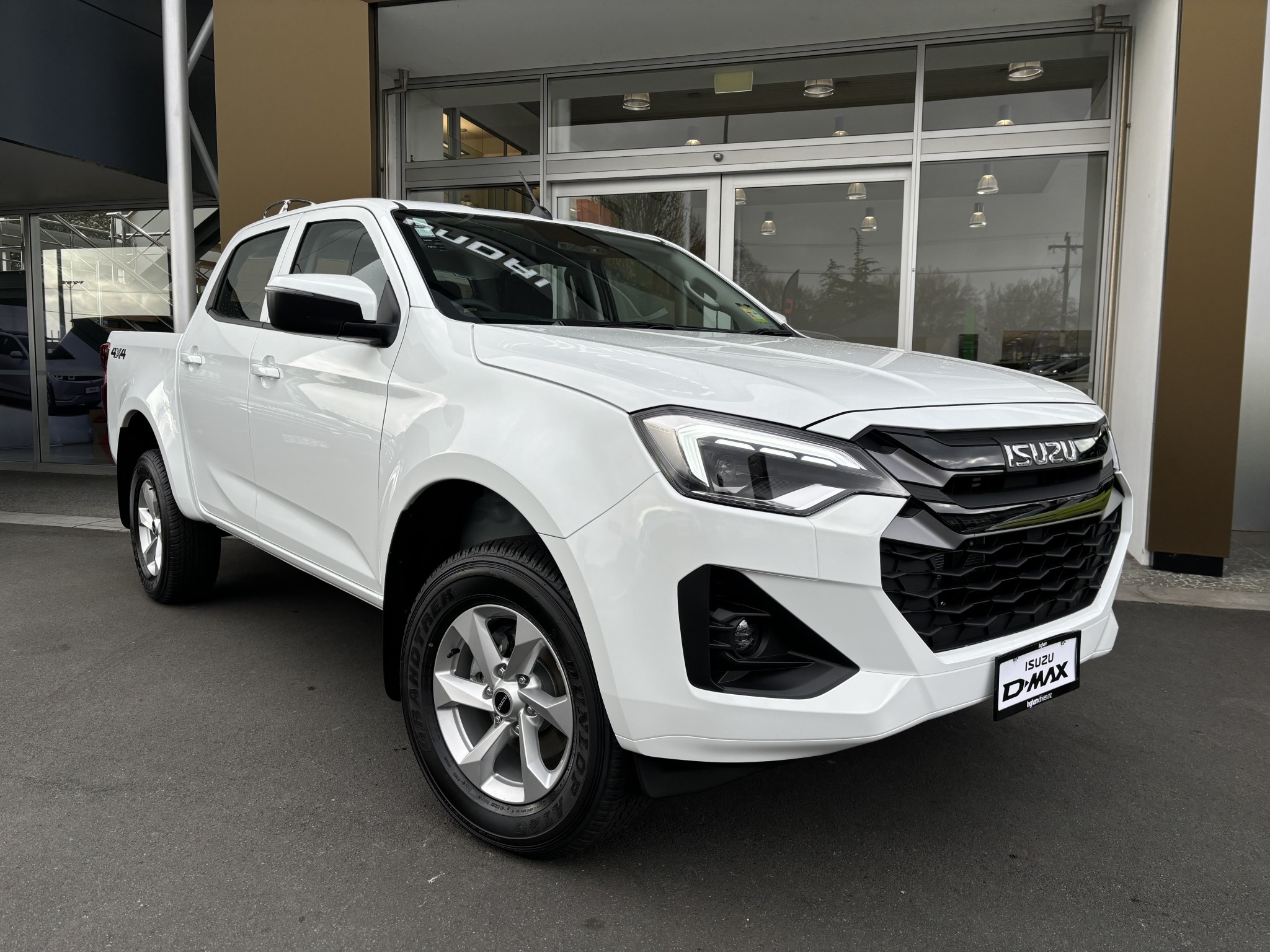 2024 Isuzu D-MAX | LS-M 3.0D 4WD | 24624 | 6