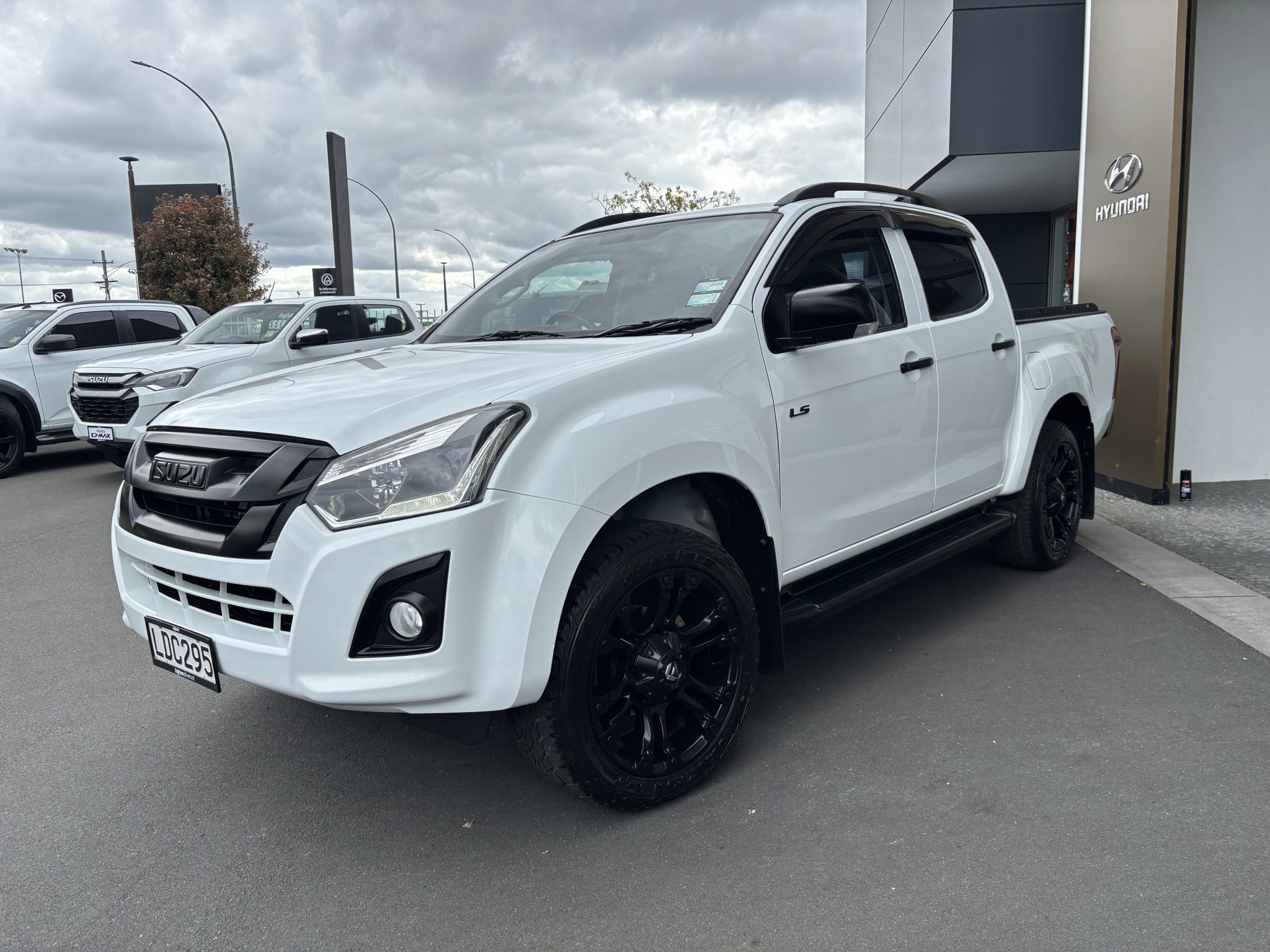 2018 Isuzu D-MAX | LS-T DC 3.0D/6AT | 24776 | 2