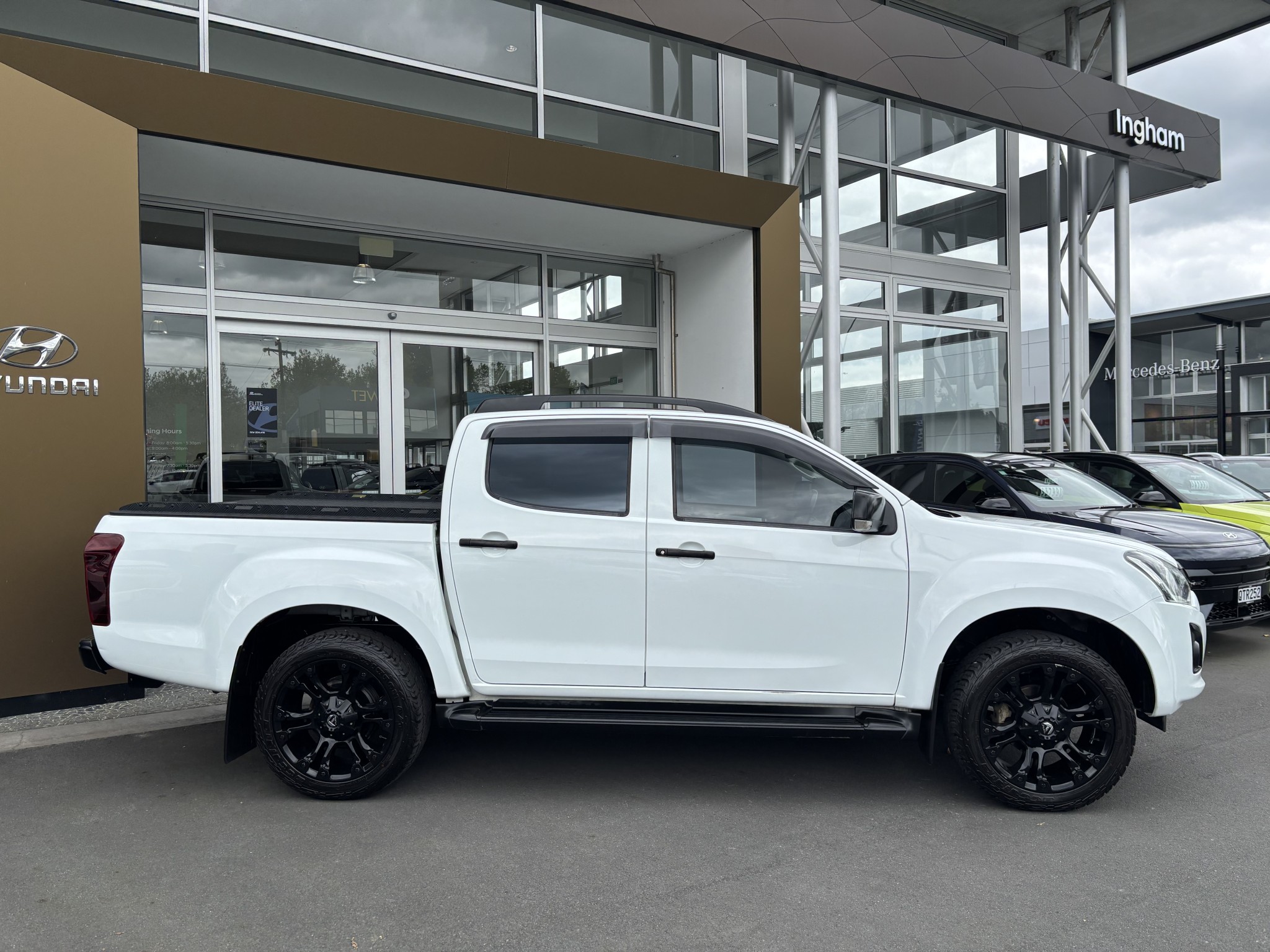 2018 Isuzu D-MAX | LS-T DC 3.0D/6AT | 24776 | 5