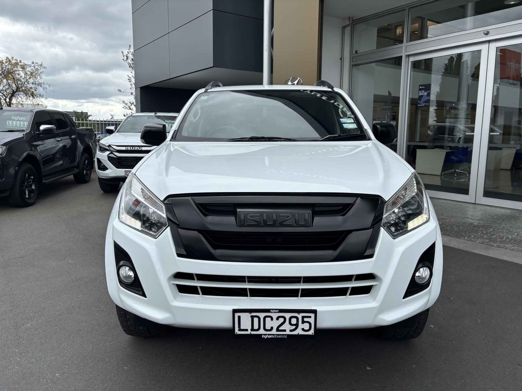 2018 Isuzu D-MAX | LS-T DC 3.0D/6AT | 24776 | 7