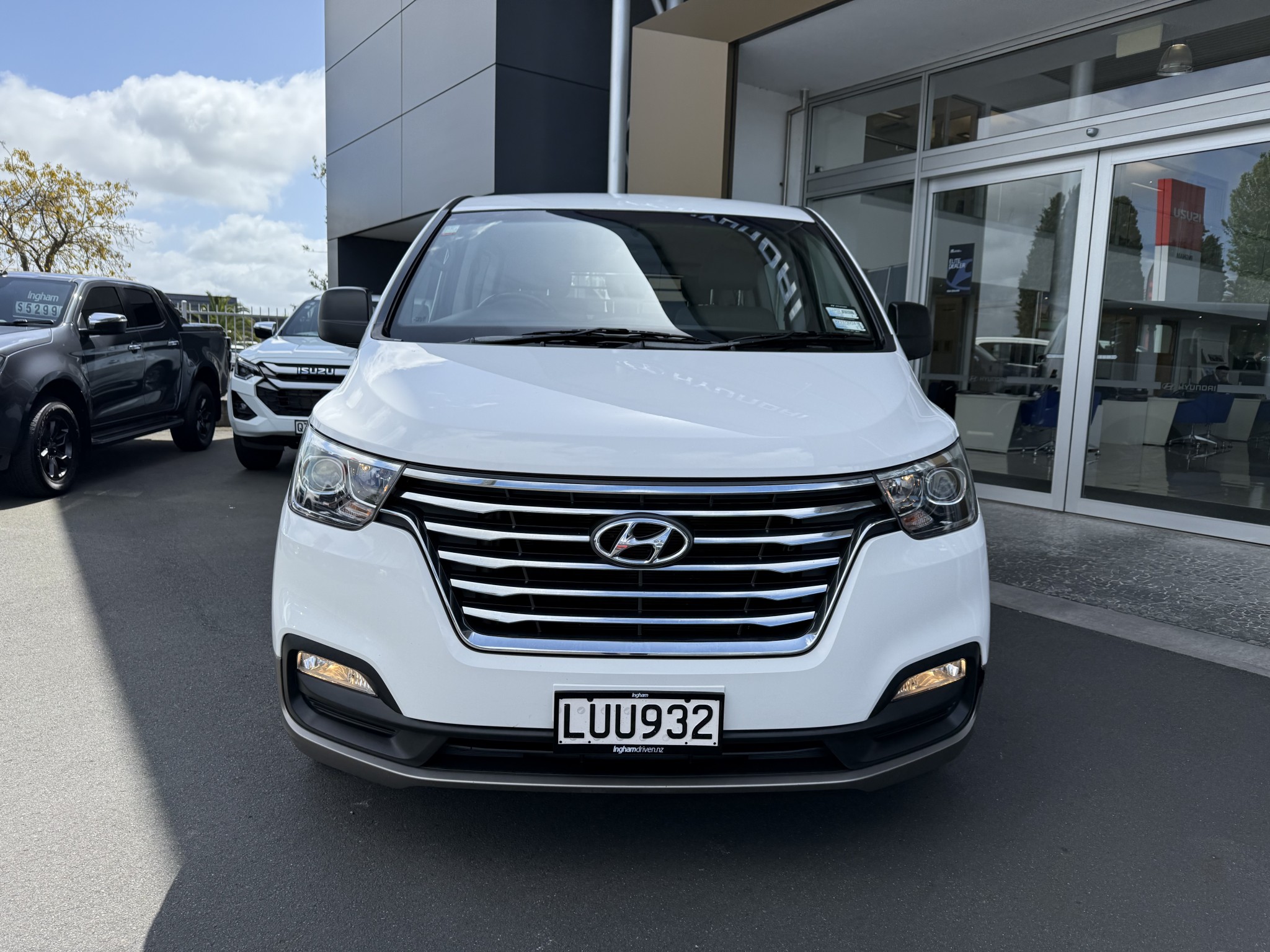 2018 Hyundai iMax | 2.5 CRDI AUTO | 24780 | 7