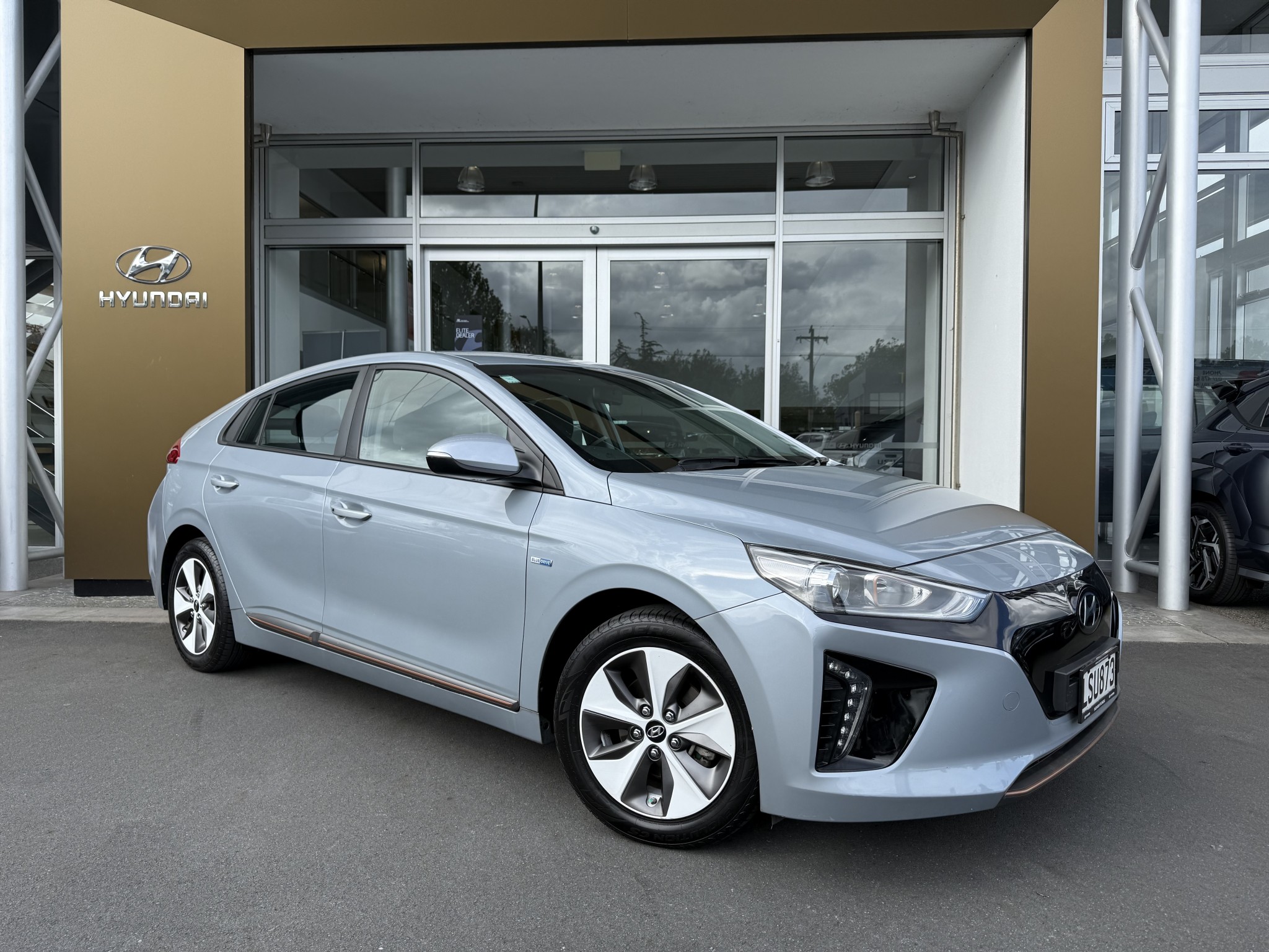 2018 Hyundai Ioniq | EV Sedan 88 kWh | 25026 | 1