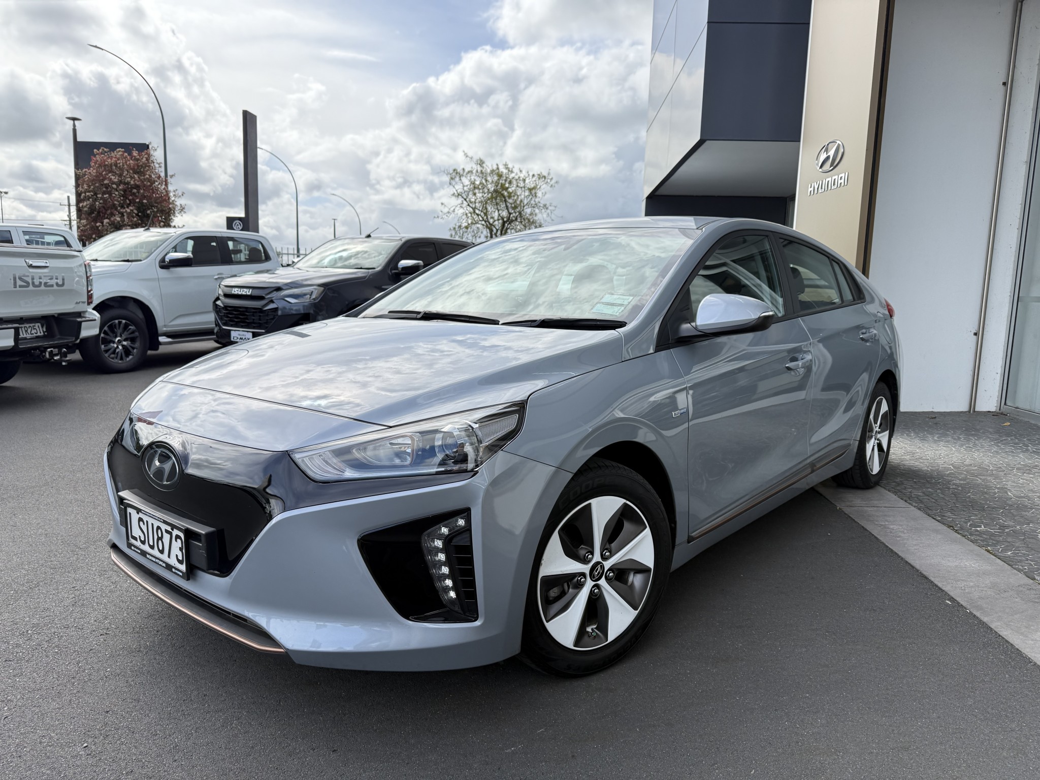 2018 Hyundai Ioniq | EV Sedan 88 kWh | 25026 | 2