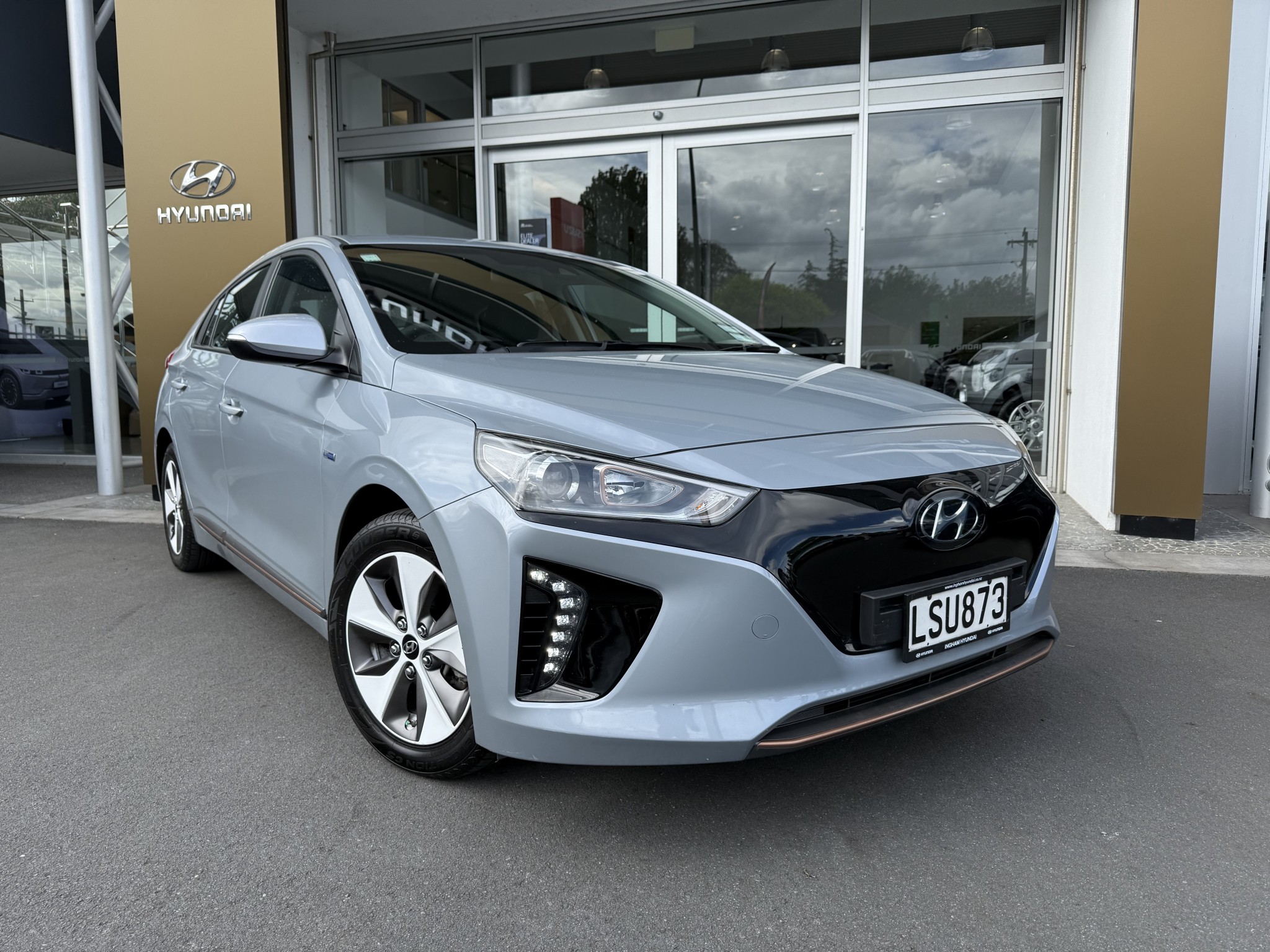 2018 Hyundai Ioniq | EV Sedan 88 kWh | 25026 | 6