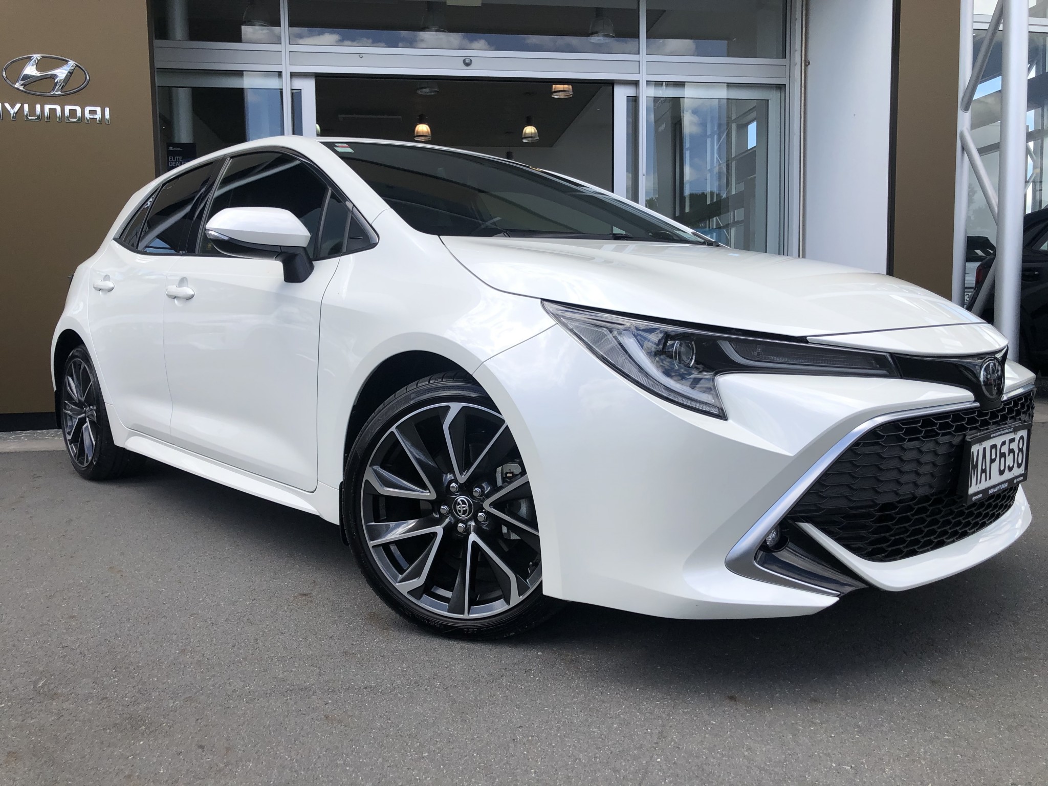 Toyota Corolla 2019 | 2.0L Petrol CVT HATCH 5S