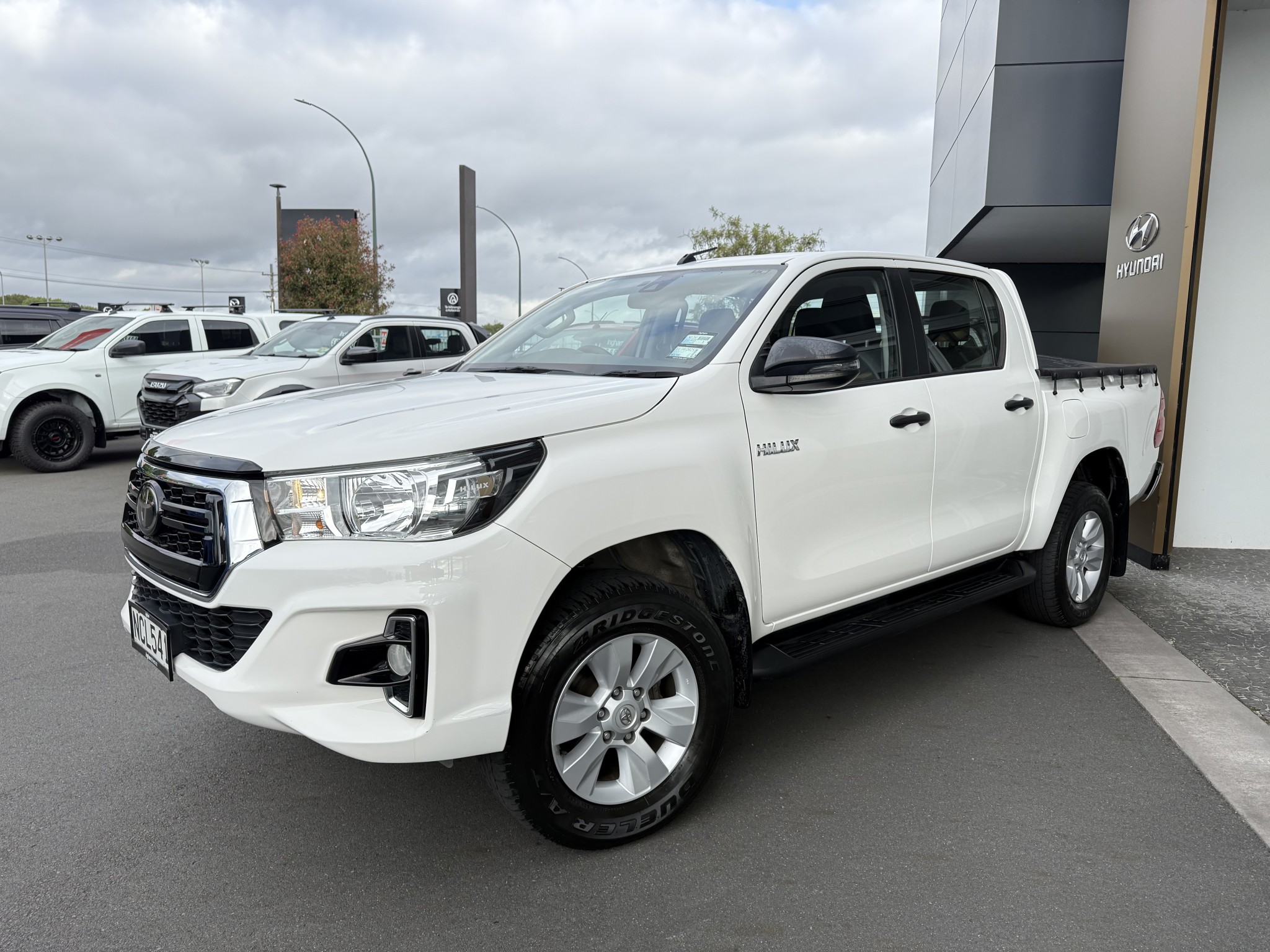 2020 Toyota Hilux | SR TD DC 2.8DT | 25590 | 2