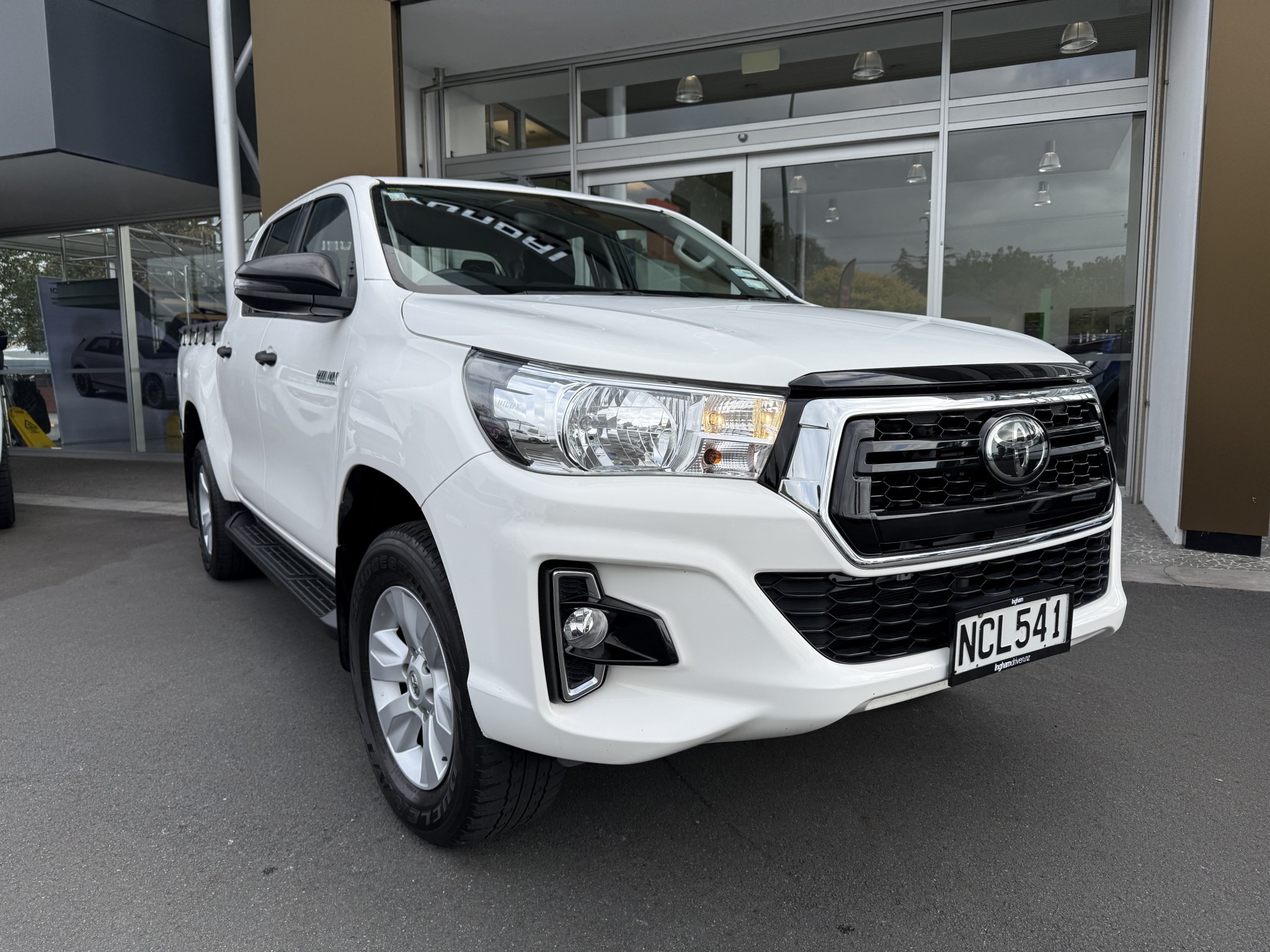 2020 Toyota Hilux | SR TD DC 2.8DT | 25590 | 6