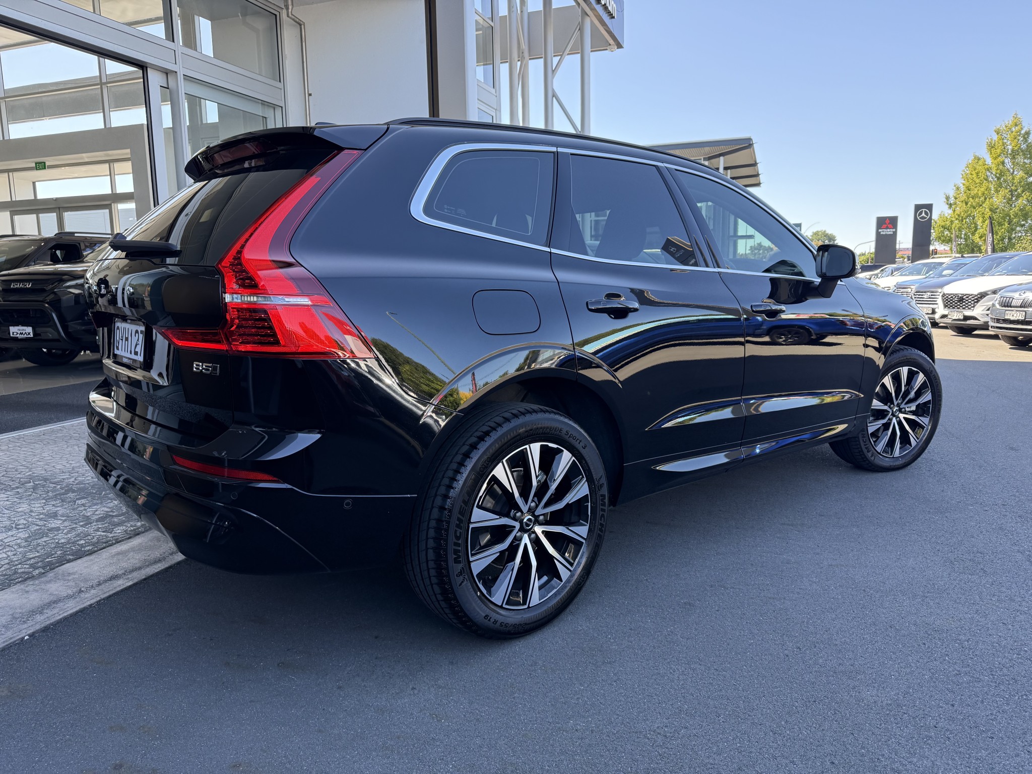 2024 Volvo XC60 | B5 PLUS 2.0P 4WD | 25650 | 4