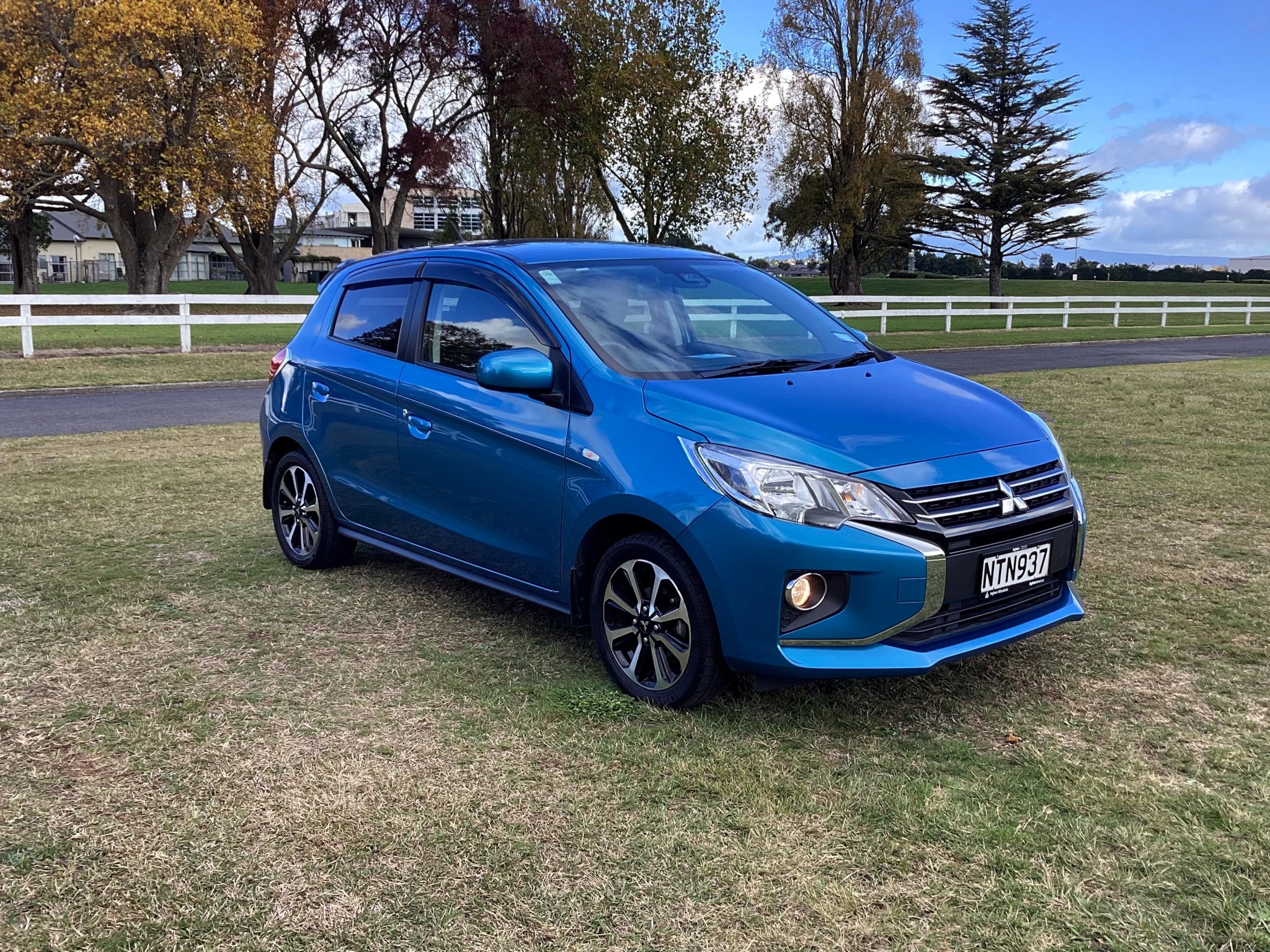 Mitsubishi Mirage 2021 | XLS, 1.2L Petrol, CVT, Hatchback.