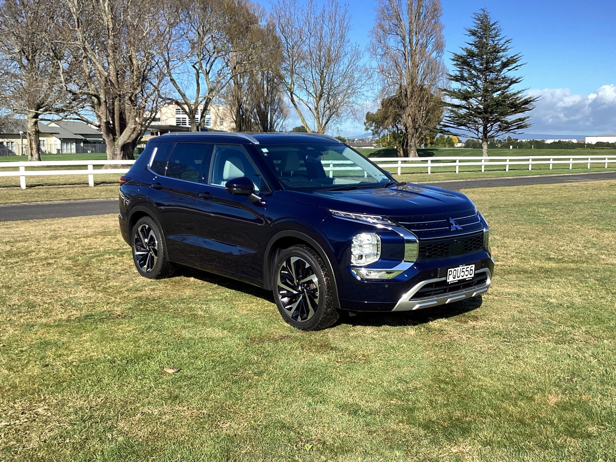 2023 Mitsubishi Outlander | VRX, 2.5L Petrol, 4WD, CVT, SUV. | 24013 | 1