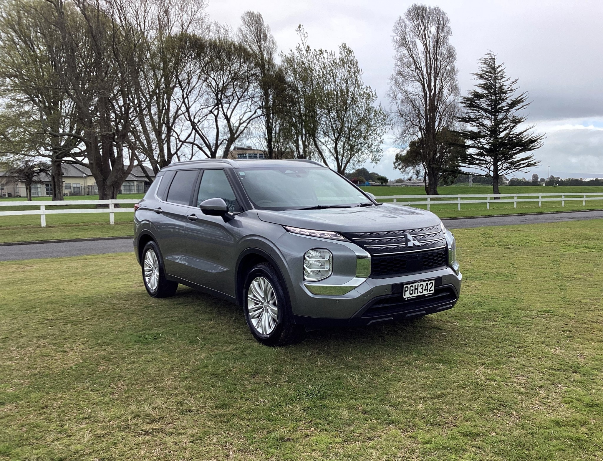 2022 Mitsubishi Outlander | LS, 2.5L Petrol, CVT, 5 Seat, 2WD, SUV. | 24626 | 1