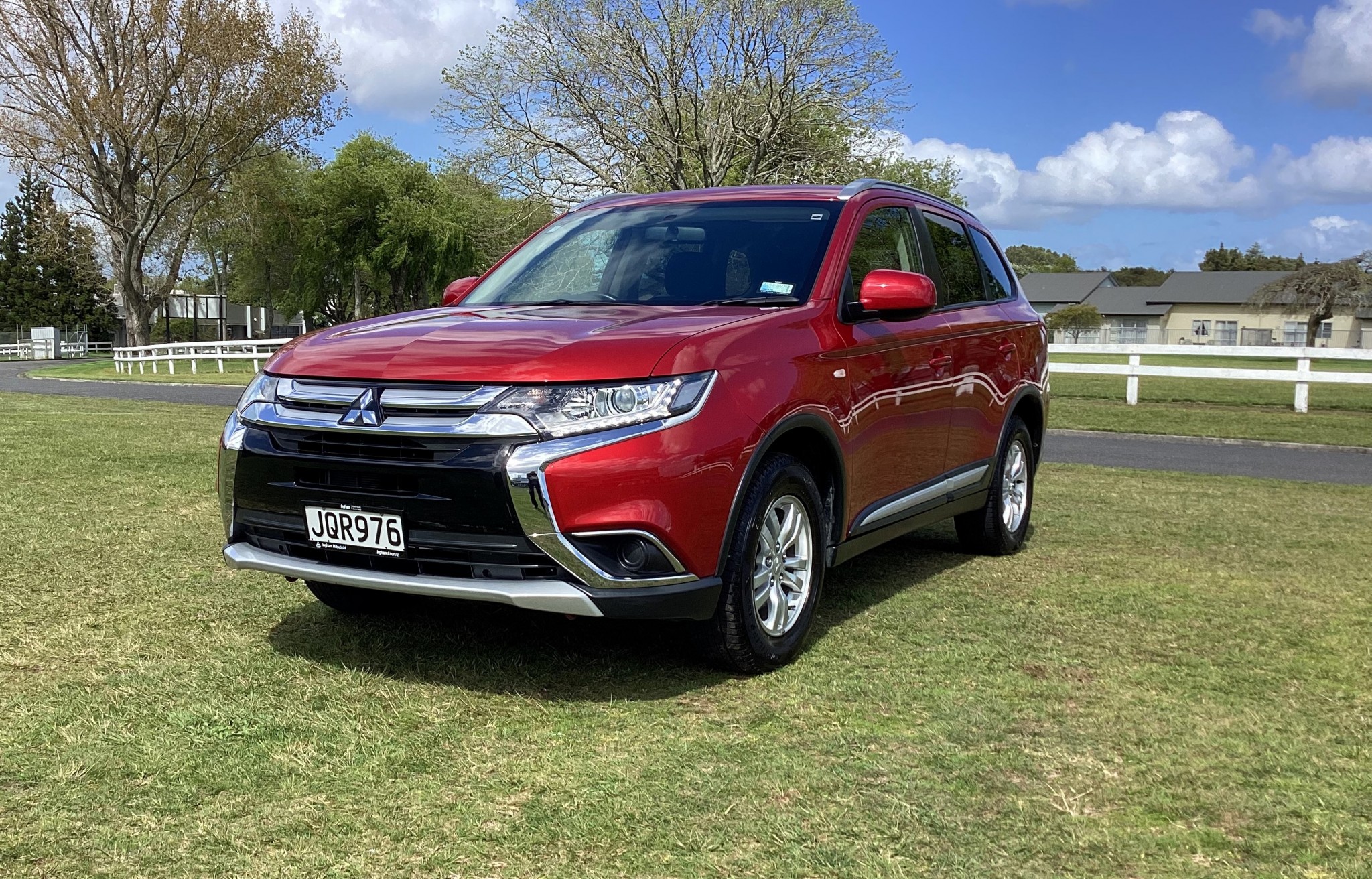 2016 Mitsubishi Outlander | LS, 2.4L Petrol, 4WD, CVT, 5 Seat, SUV. | 24651 | 3