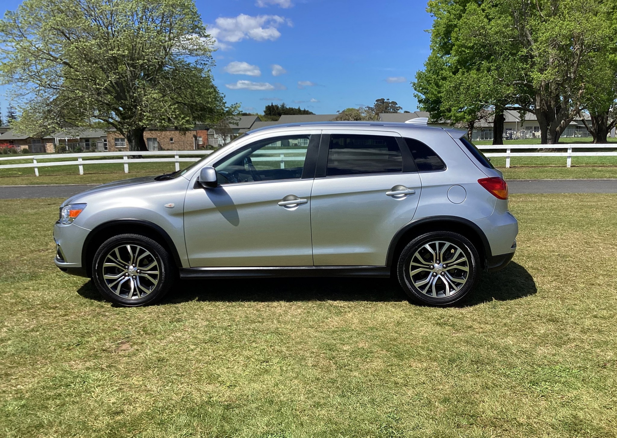 2018 Mitsubishi ASX | XLS 2.0L Petrol, CVT, SUV. | 24904 | 4